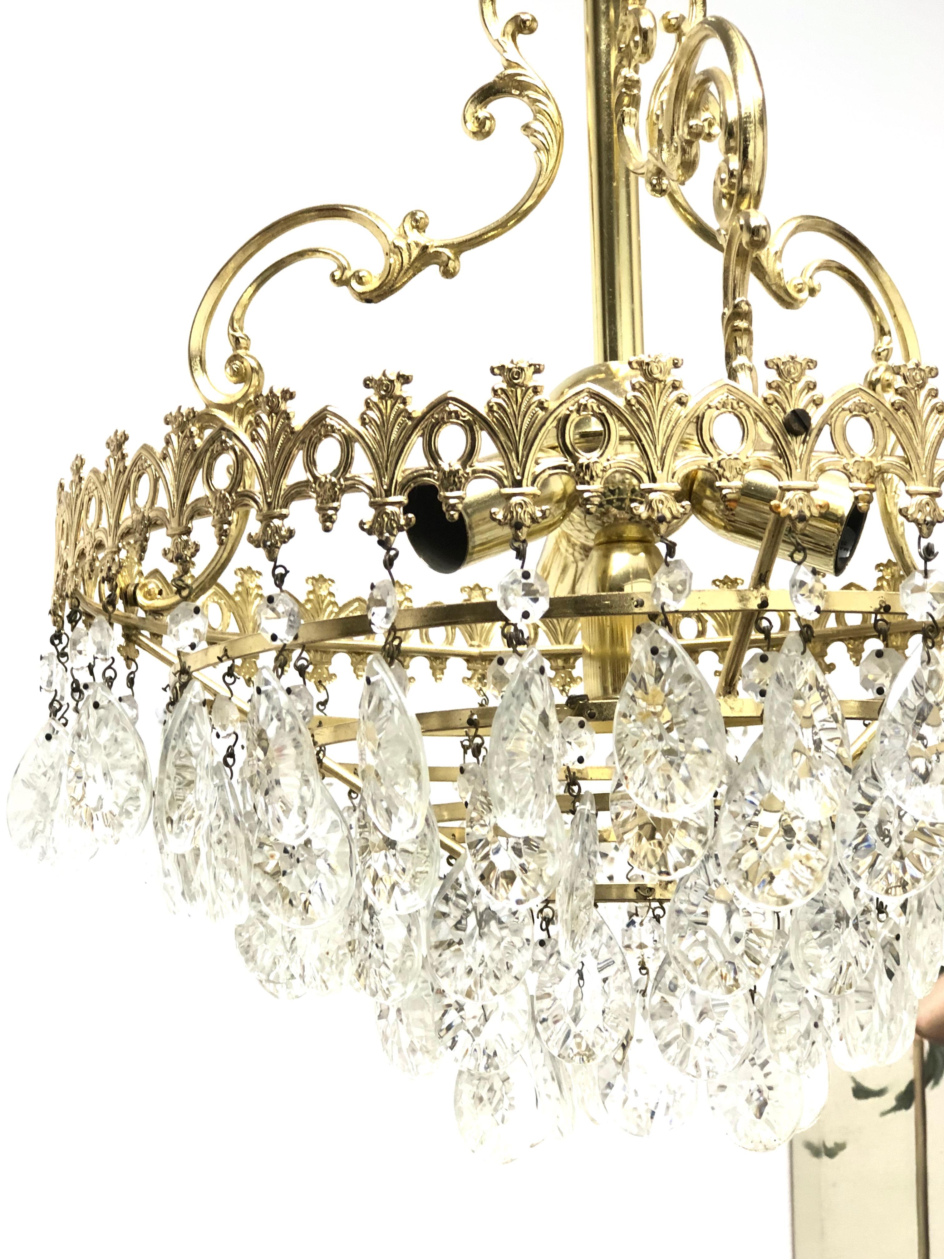 Mid-20th Century Brass and Crystal Glass Hollywood Regency Style Chandelier, Germany, 1960s For Sale