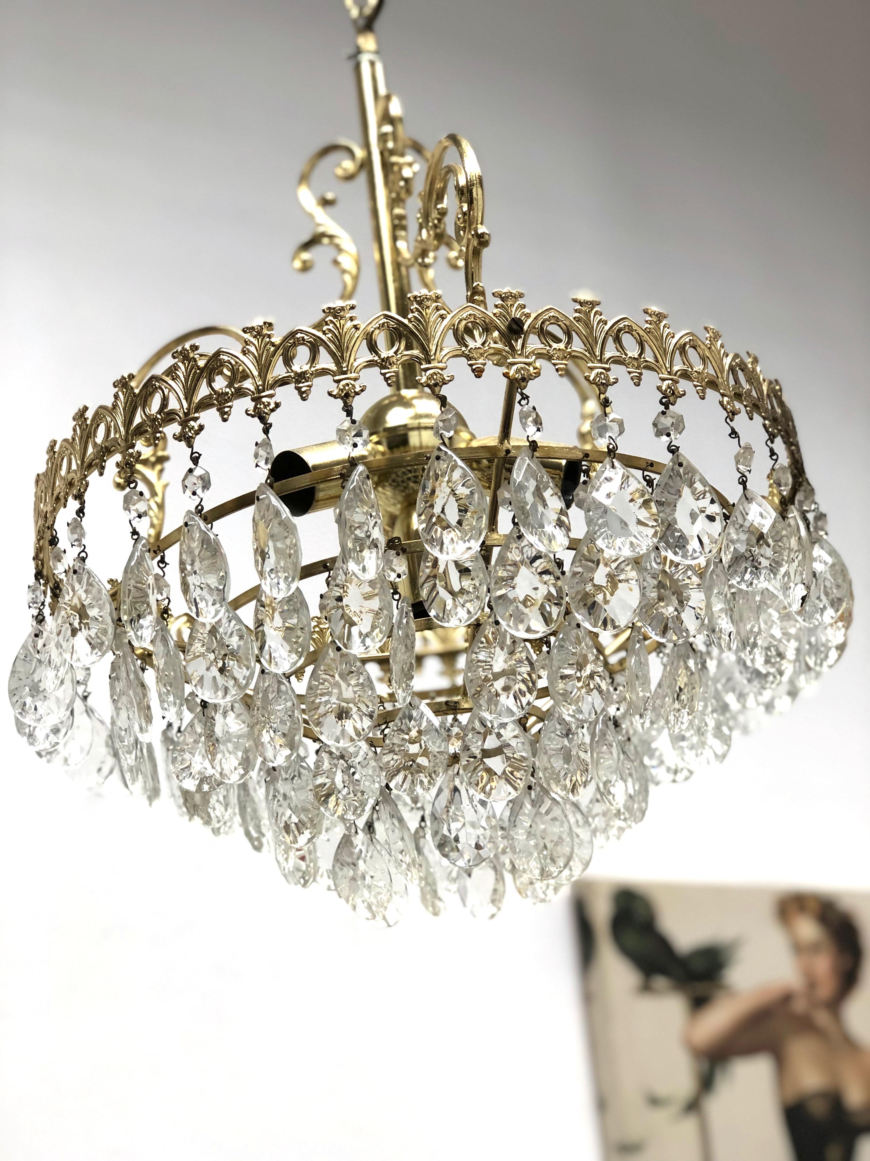 Brass and Crystal Glass Hollywood Regency Style Chandelier, Germany, 1960s For Sale 5