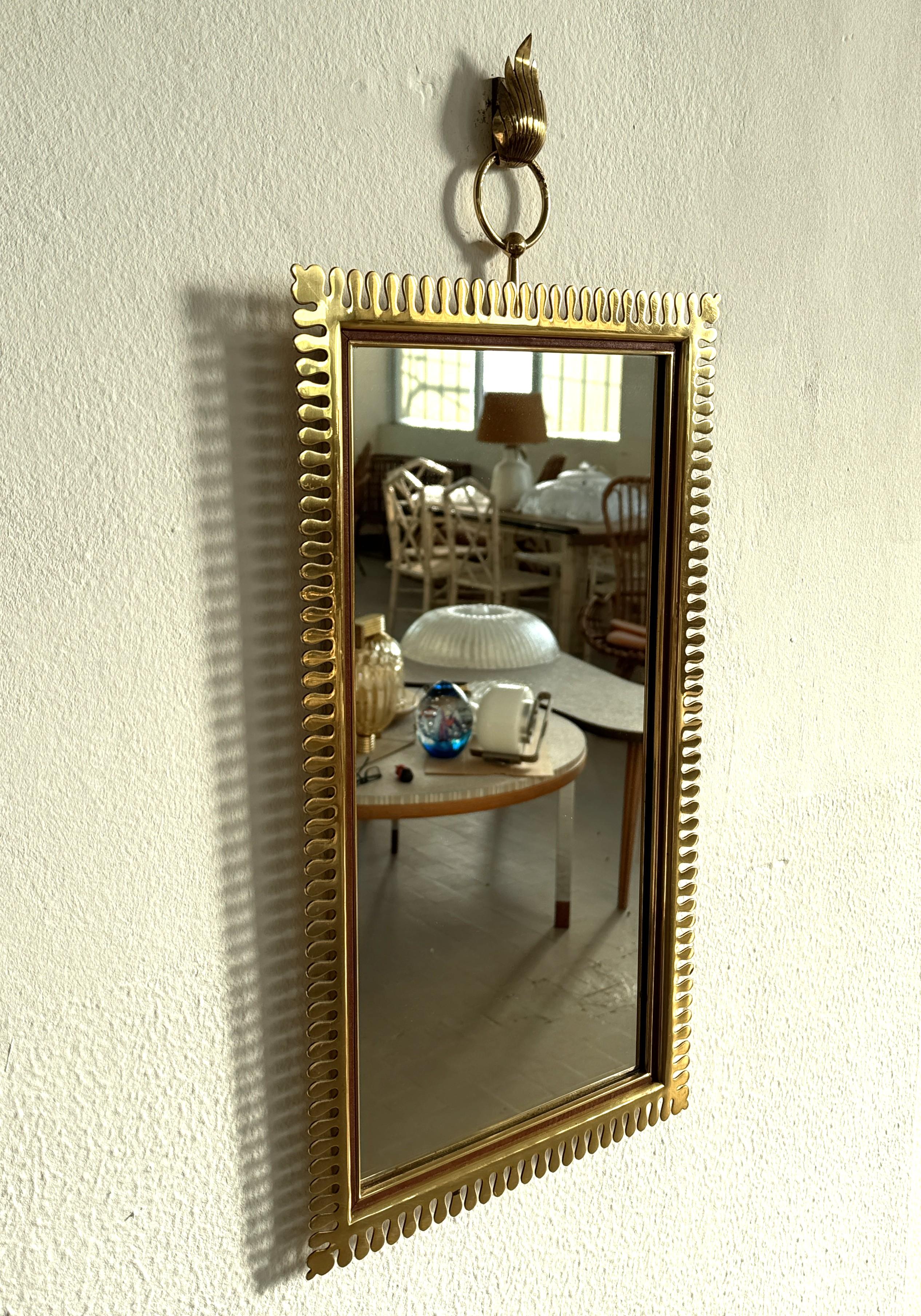 Allemand Miroir mural en laiton et verre de cristal par Vereinigte Werkstätten München, années 1970 en vente