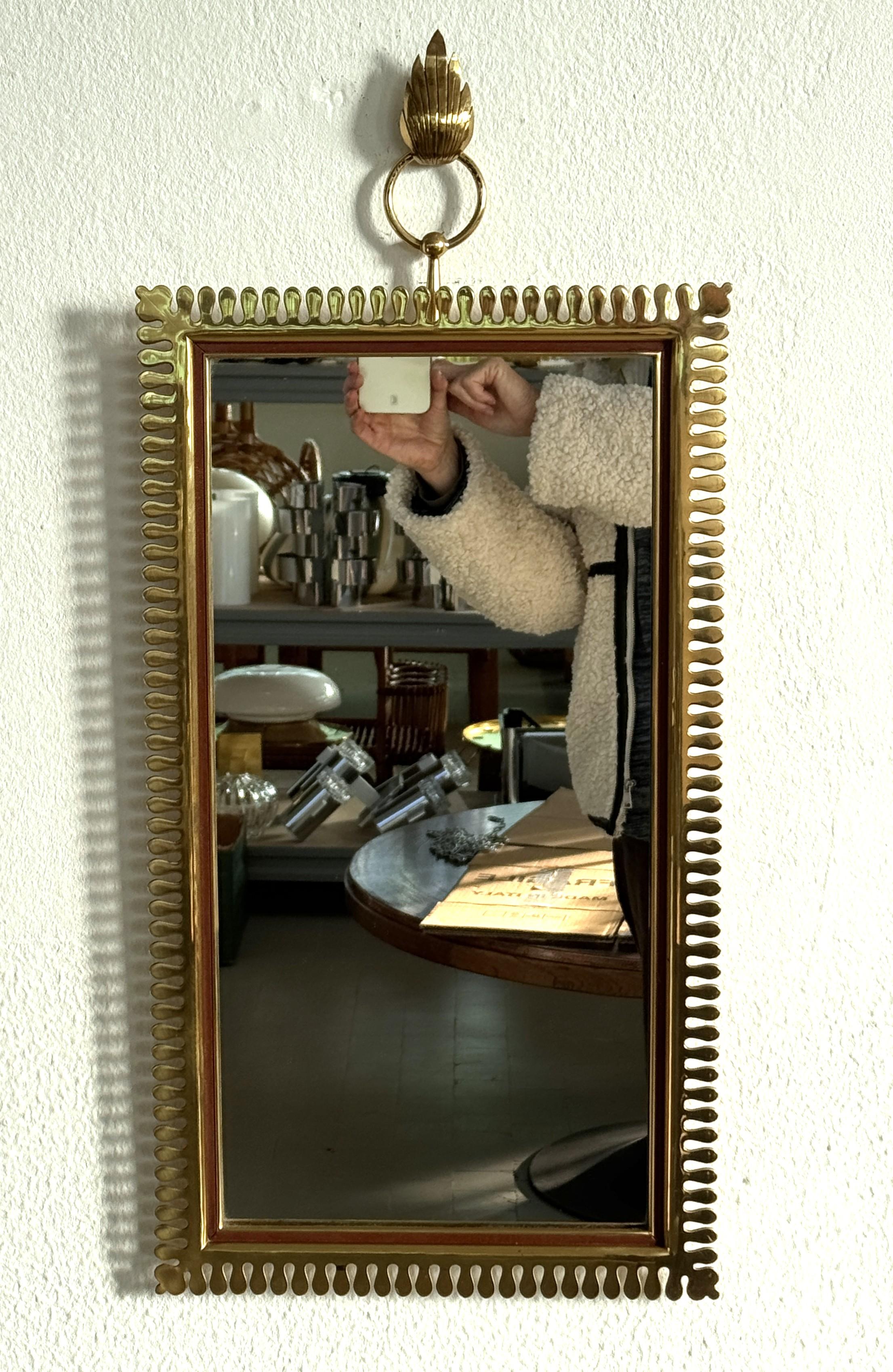 Miroir mural en laiton et verre de cristal par Vereinigte Werkstätten München, années 1970 Bon état - En vente à Morazzone, Varese