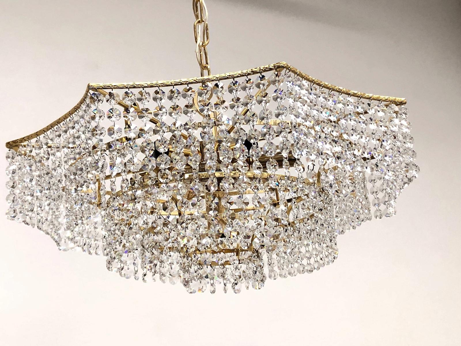 Brass and Crystal Glass Waterfall Chandelier, Richard Essig, Germany, 1960s In Good Condition For Sale In Nuernberg, DE