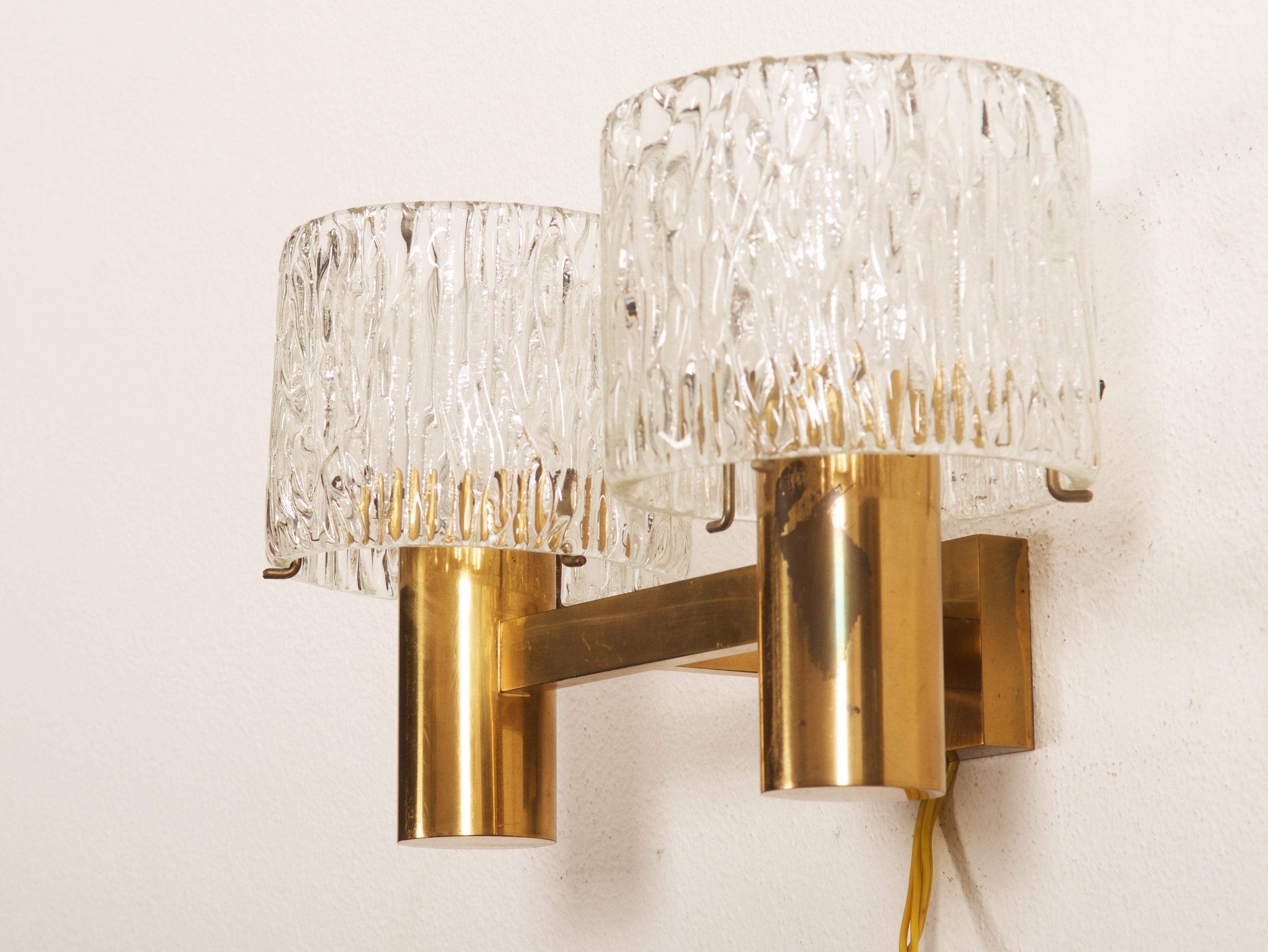 Brass and Crystal Wall Lamps Designed by Carl Fagerlund for Orrefors Set of Two In Good Condition For Sale In Vienna, AT