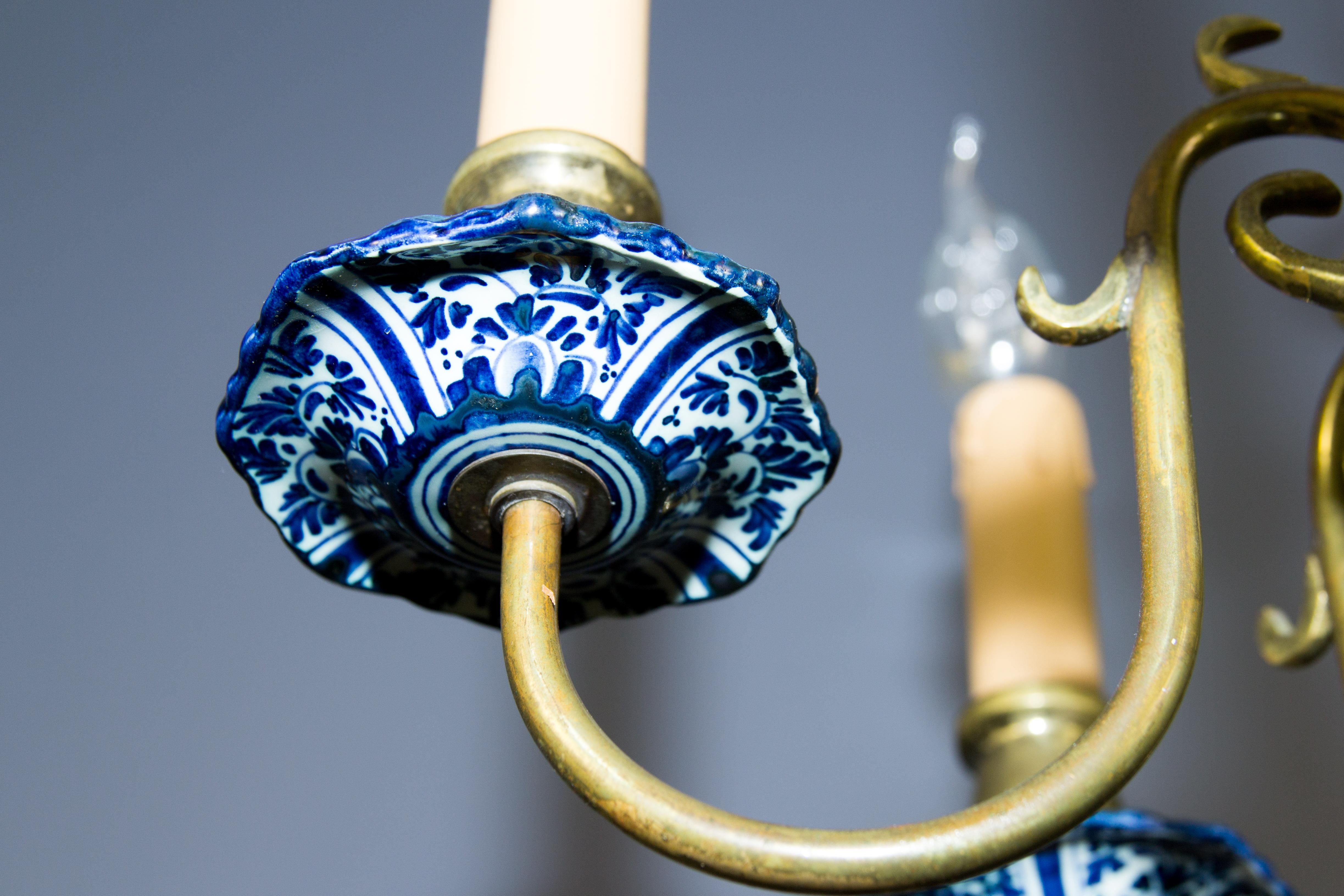 Dutch Brass and Delft Blue Porcelain Six-Light Chandelier 3