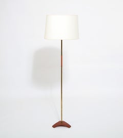 Modernistische Stehlampe aus Messing und gebranntem orangefarbenem Emaille, Frankreich 1960er Jahre