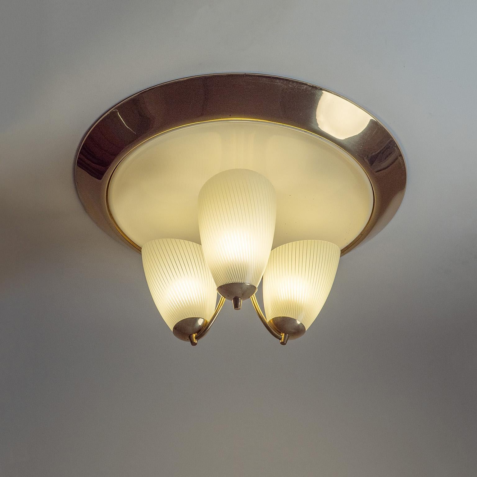 Monture affleurante en laiton et verre émaillé, années 1950 en vente 1