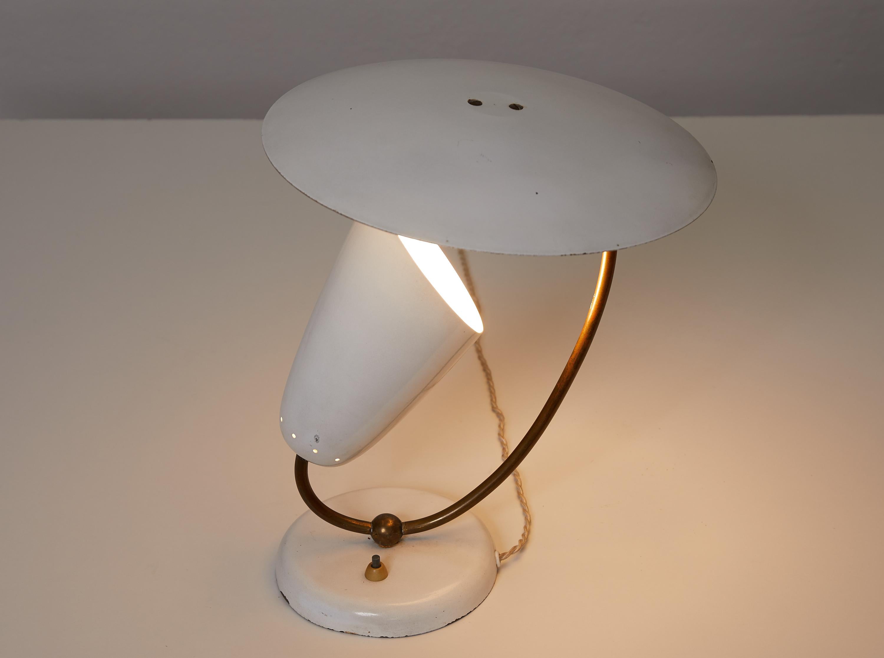 Mid-Century Modern Brass and Enameled Metal Table Lamp, Stilnovo Inspired, Switzerland, 1950 For Sale