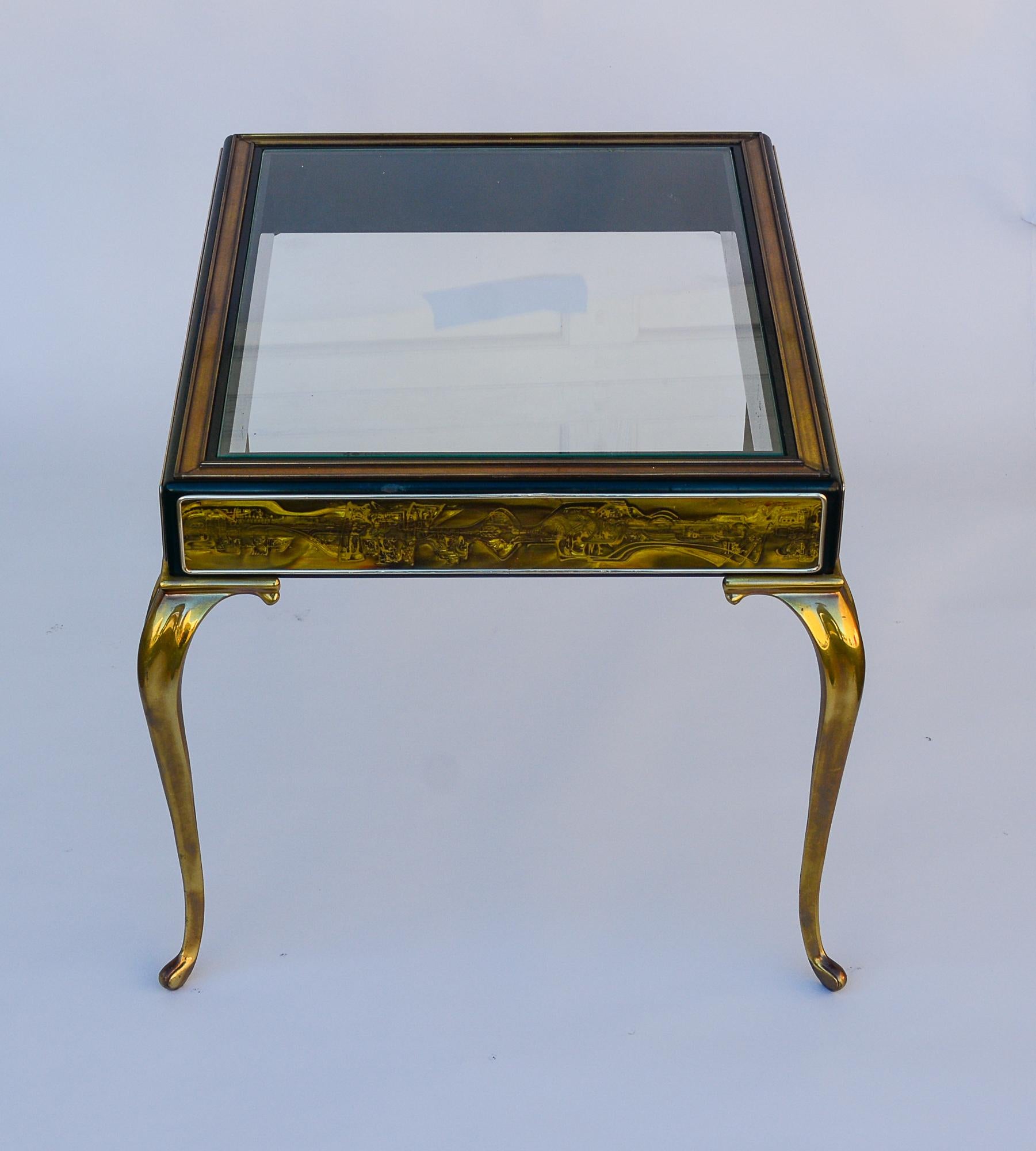 Laiton Table d'appoint en laiton et bronze gravé par Bernhard Rohne en vente