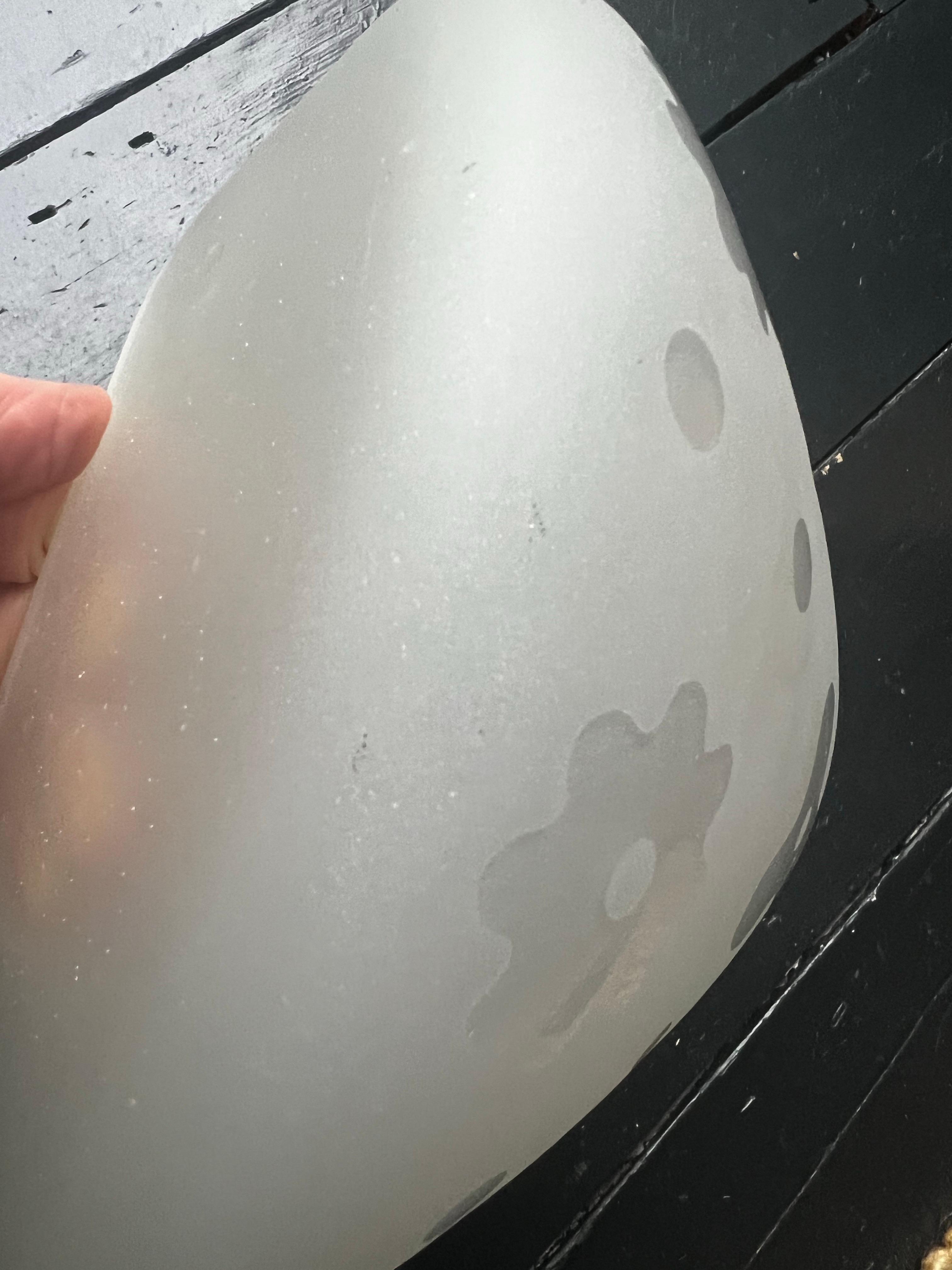 Lampada a sospensione in ottone e vetro acidato, attribuita a Böhlmarks, Svezia in vendita 1