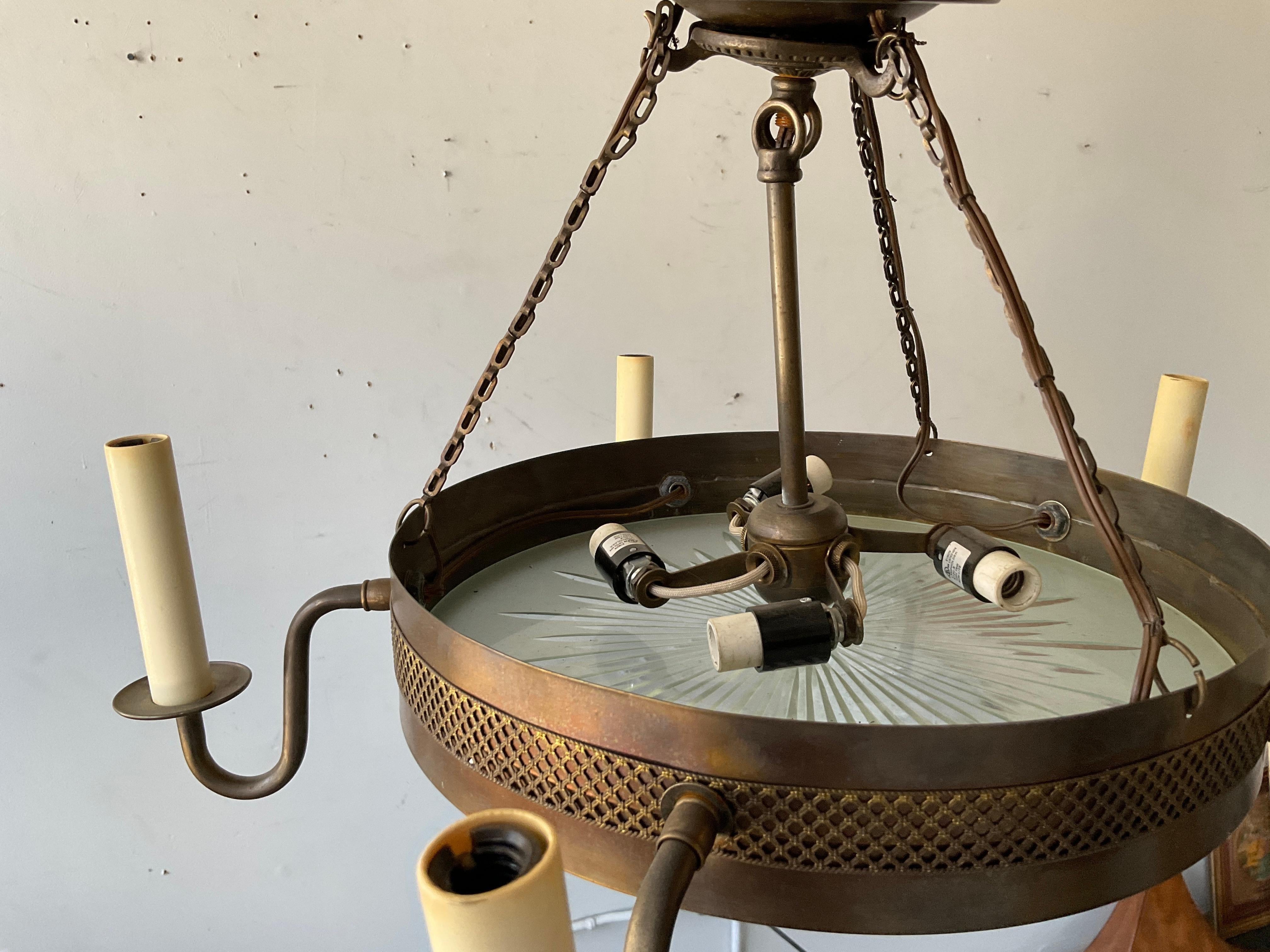 Late 20th Century Brass And Etched Sunburst Glass Regency Style Low Hanging Chandelier For Sale