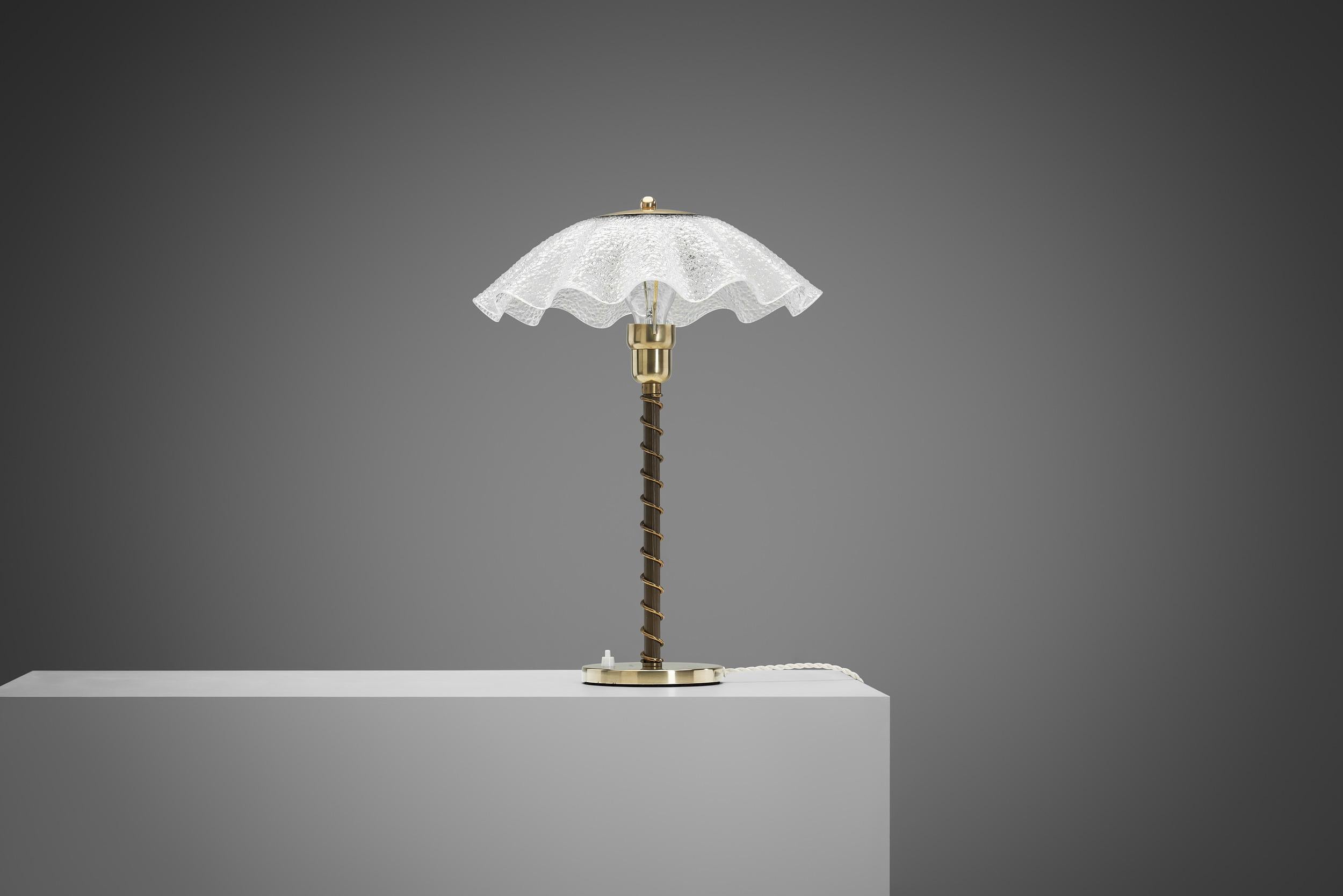 Brass and Frosted Glass Table Lamp, Denmark ca 1940s In Good Condition For Sale In Utrecht, NL