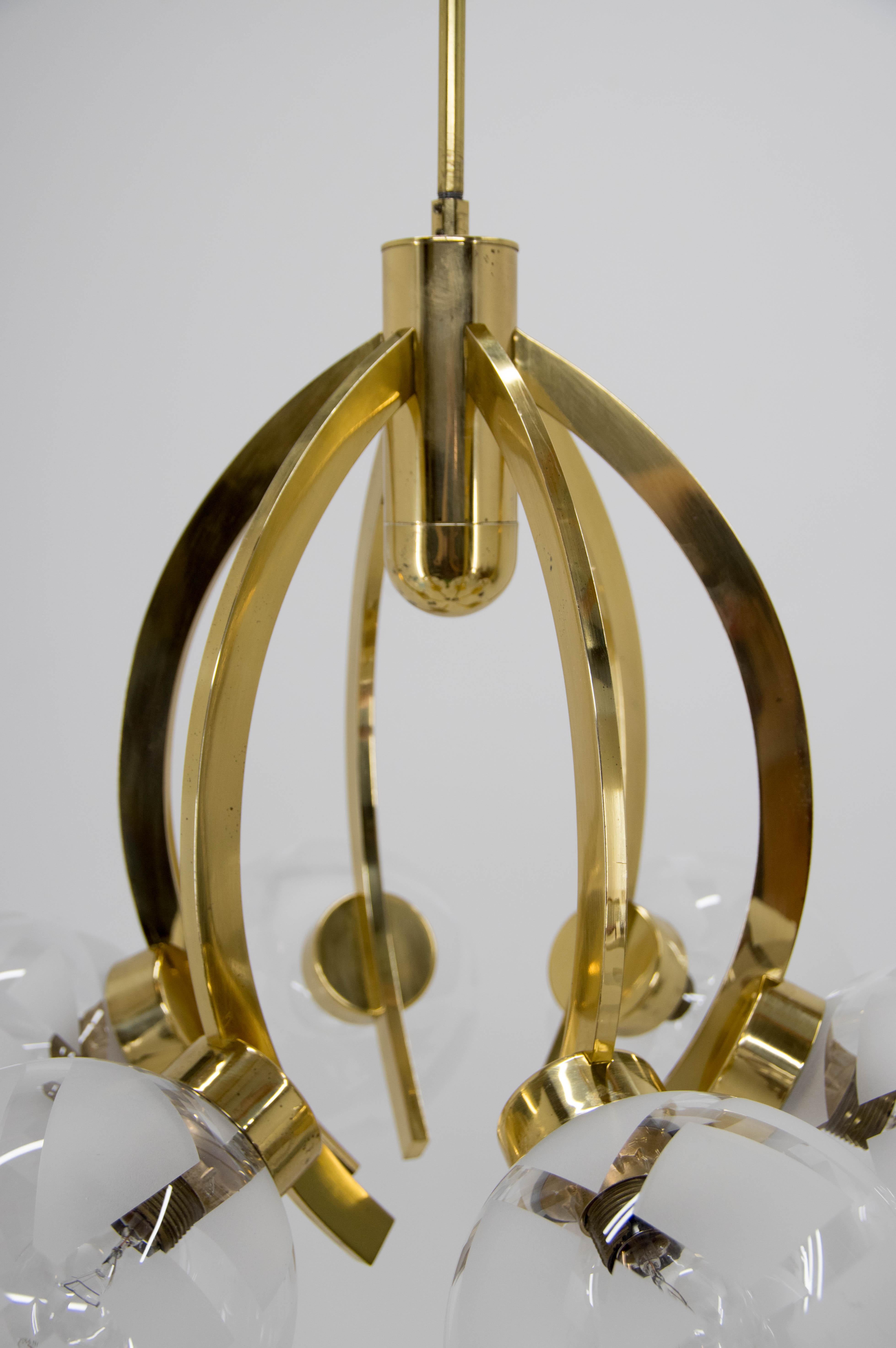 Brass and Glass 6-flamming Chandelier, 1980s In Good Condition For Sale In Praha, CZ