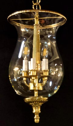 Messing und Glas Bell Jar Fünf-Licht-Kronleuchter oder Pendelleuchten ein Paar
