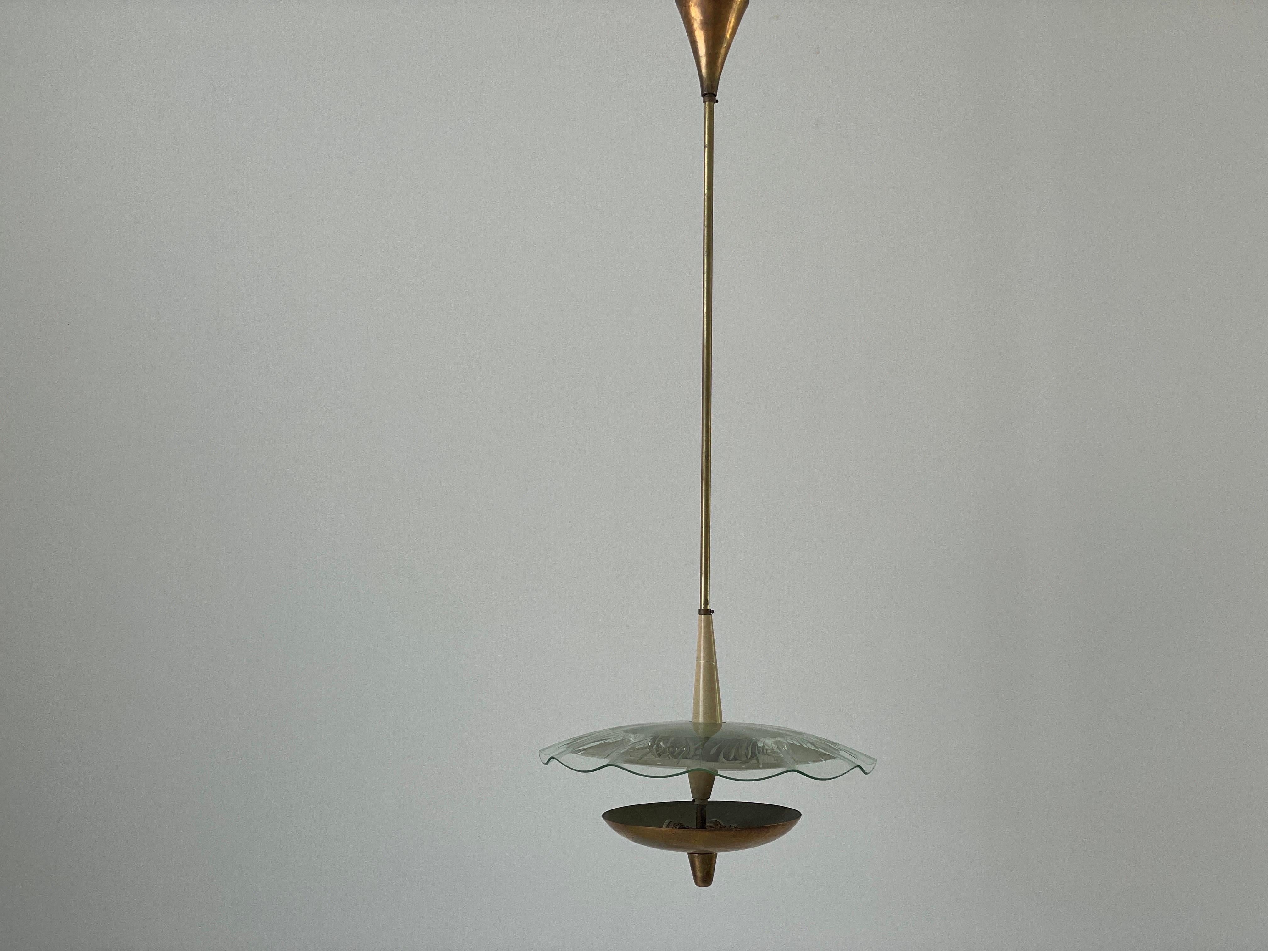 Lámpara de techo de latón y cristal, atribuida a Pietro Chiesa, años 50, Italia en venta 4