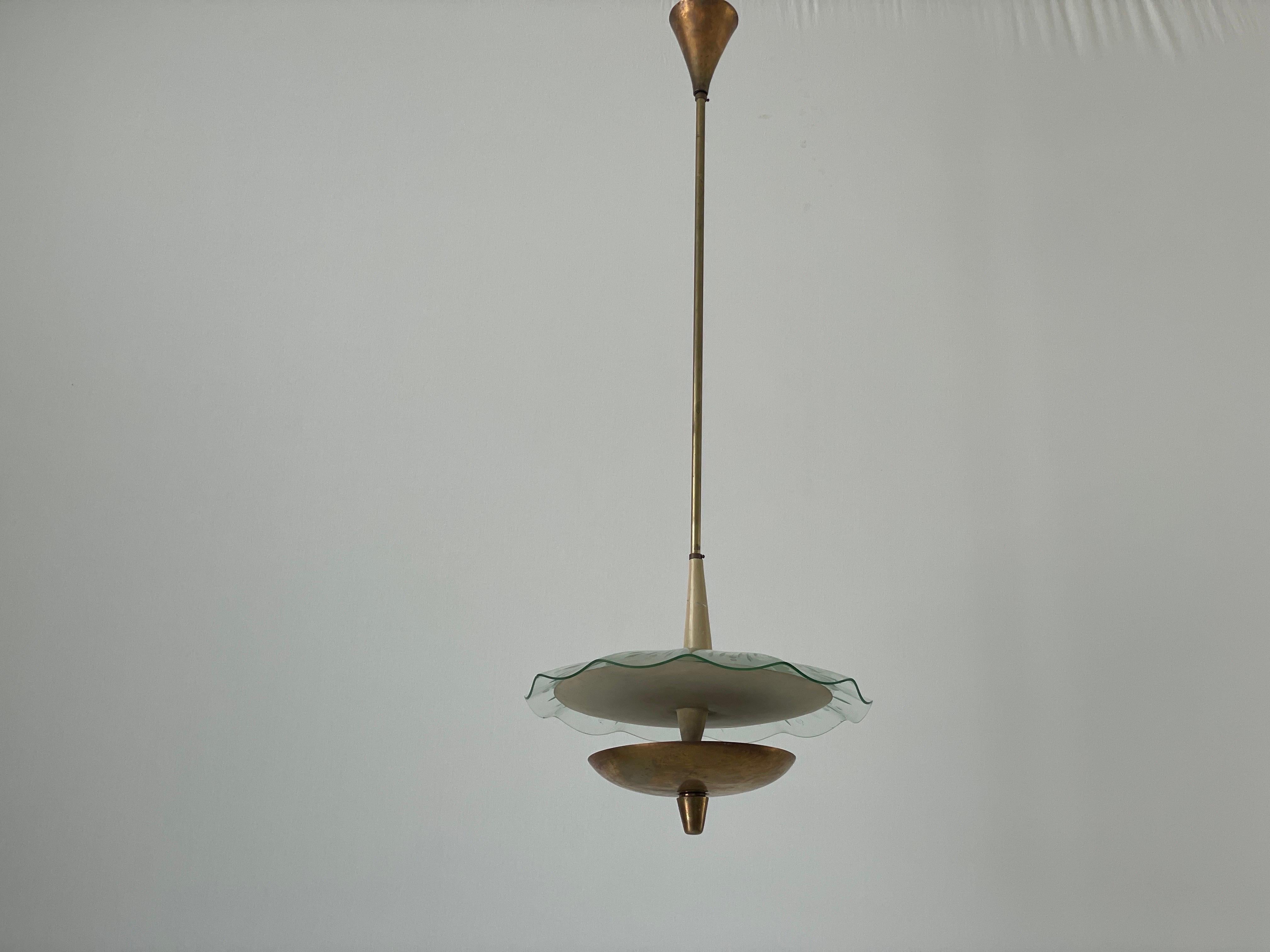 Lámpara de techo de latón y cristal, atribuida a Pietro Chiesa, años 50, Italia en venta 7