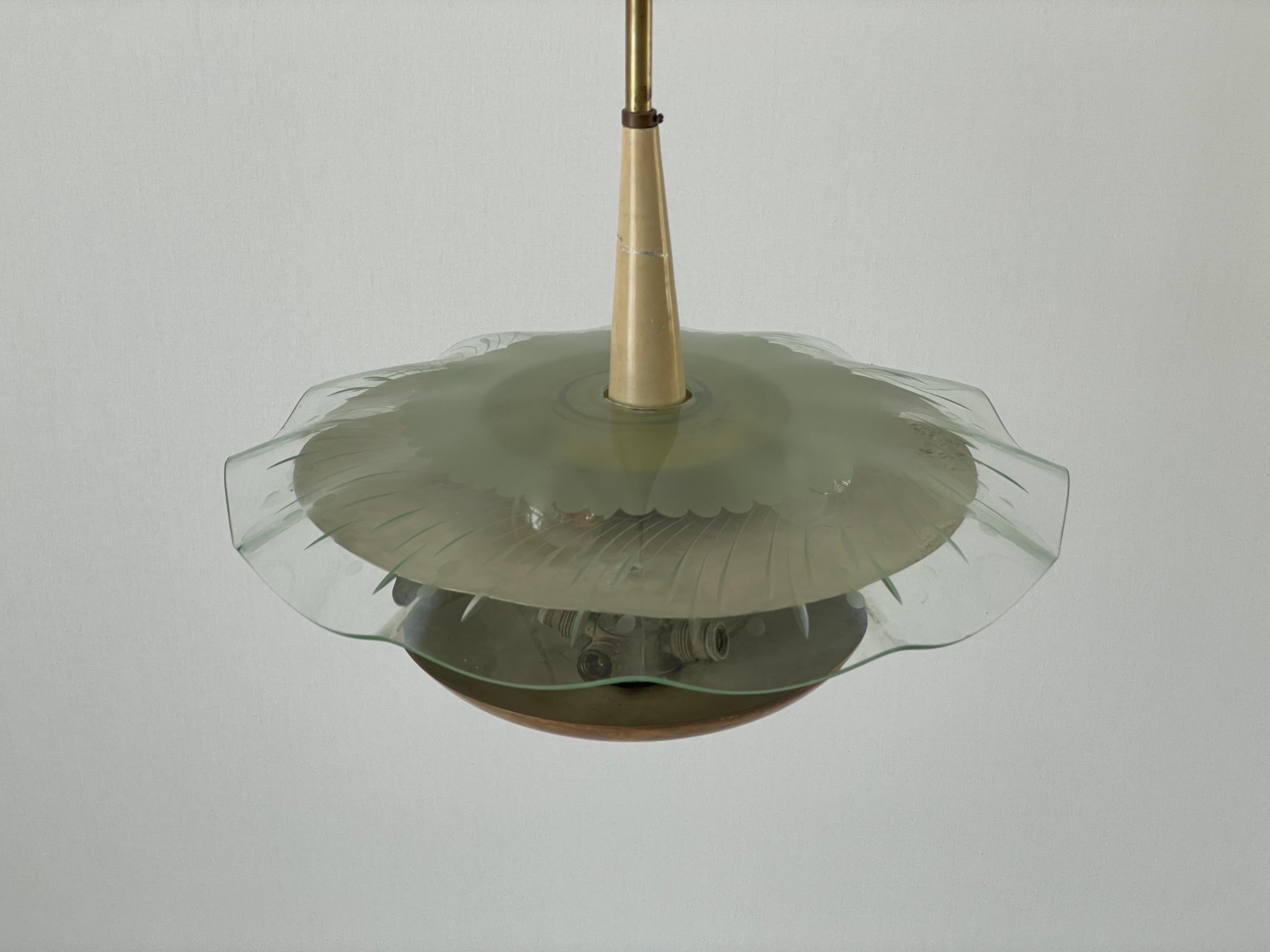 Lámpara de techo de latón y cristal, atribuida a Pietro Chiesa, años 50, Italia en venta 8