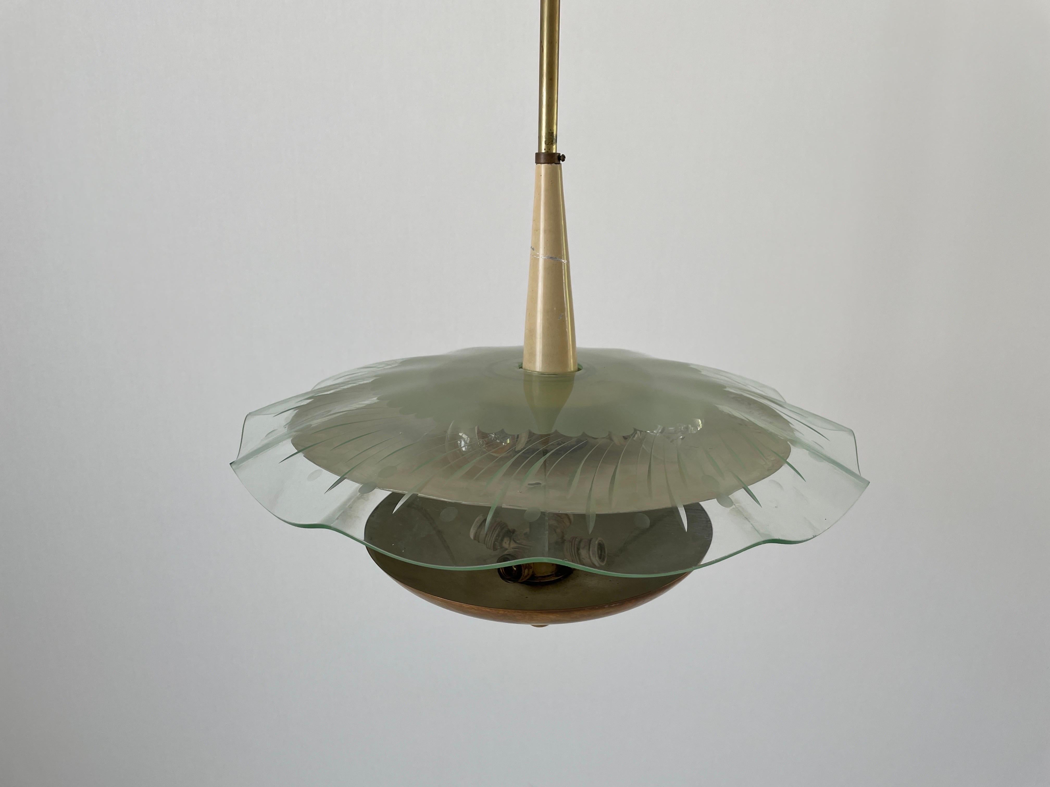 Lámpara de techo de latón y cristal, atribuida a Pietro Chiesa, años 50, Italia en venta 1