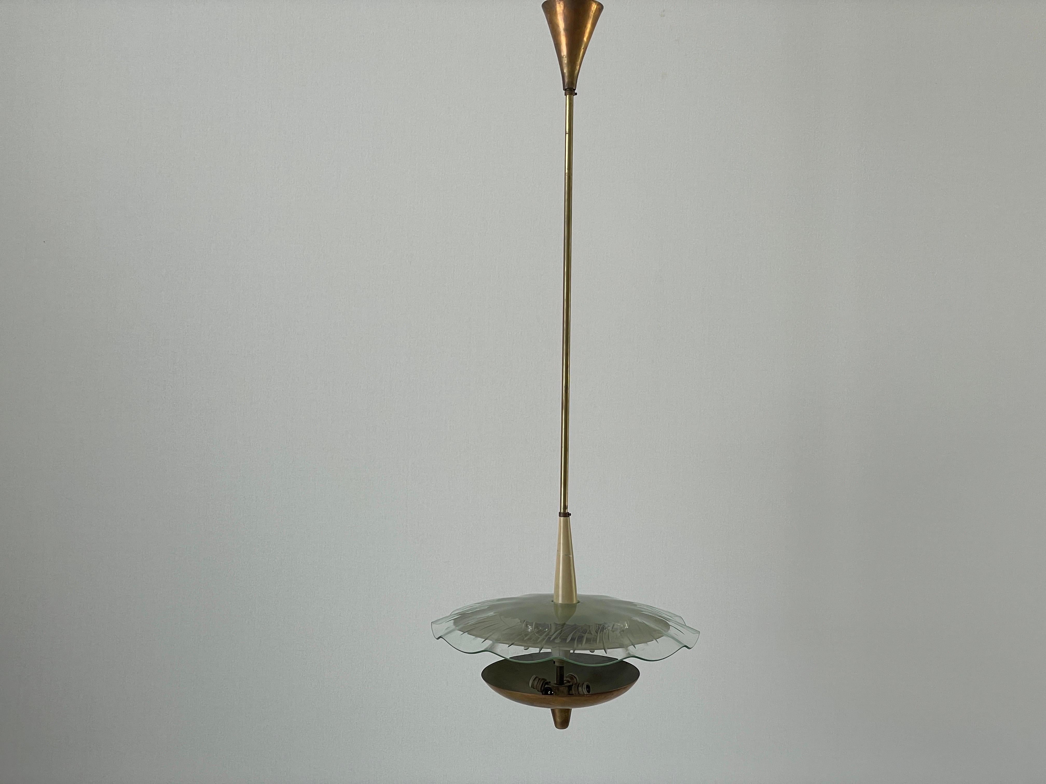Lámpara de techo de latón y cristal, atribuida a Pietro Chiesa, años 50, Italia en venta 2