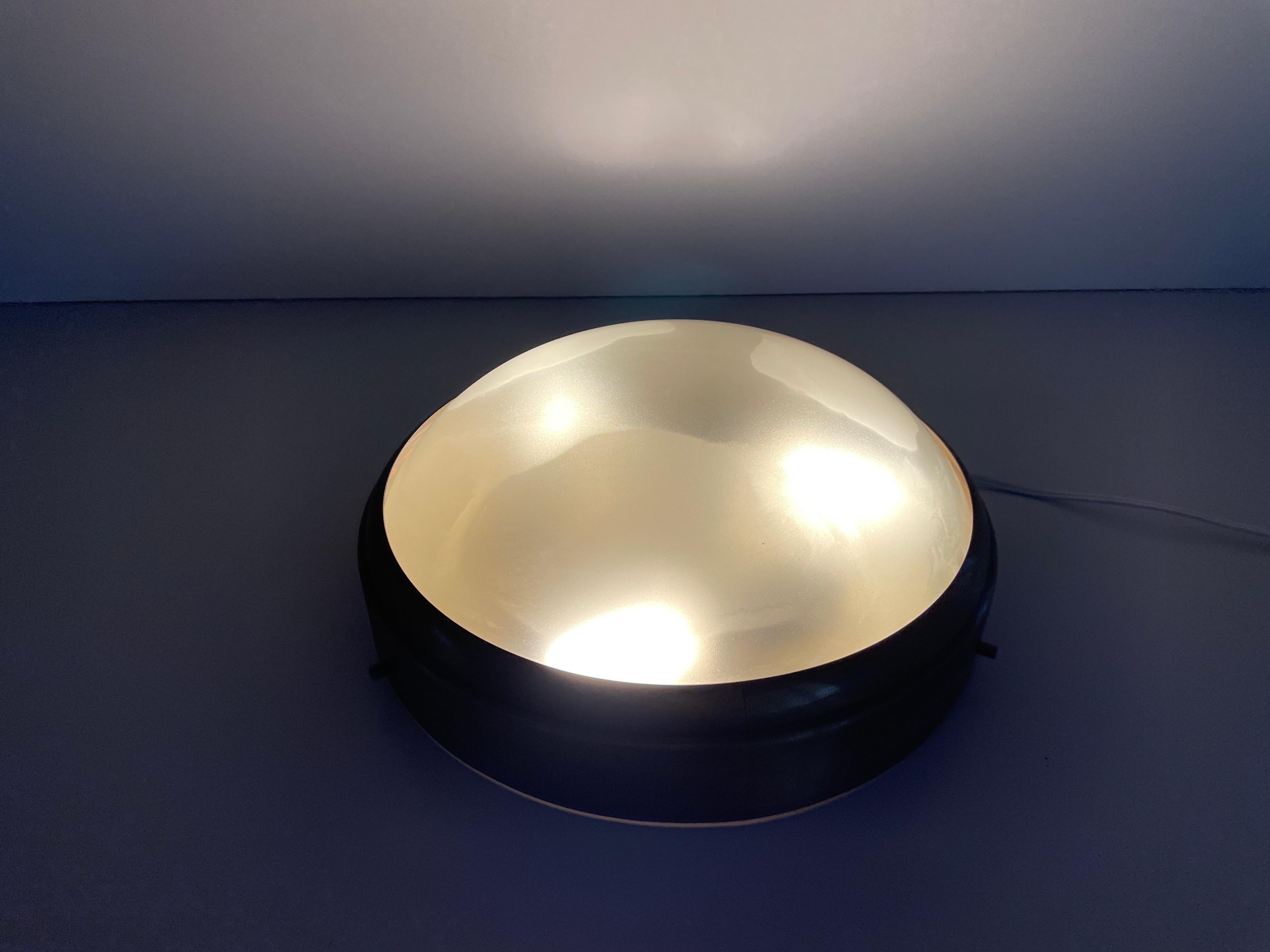 Brass and Glass Ceiling Lamp Flush Mount, 1960s, Italy For Sale 6