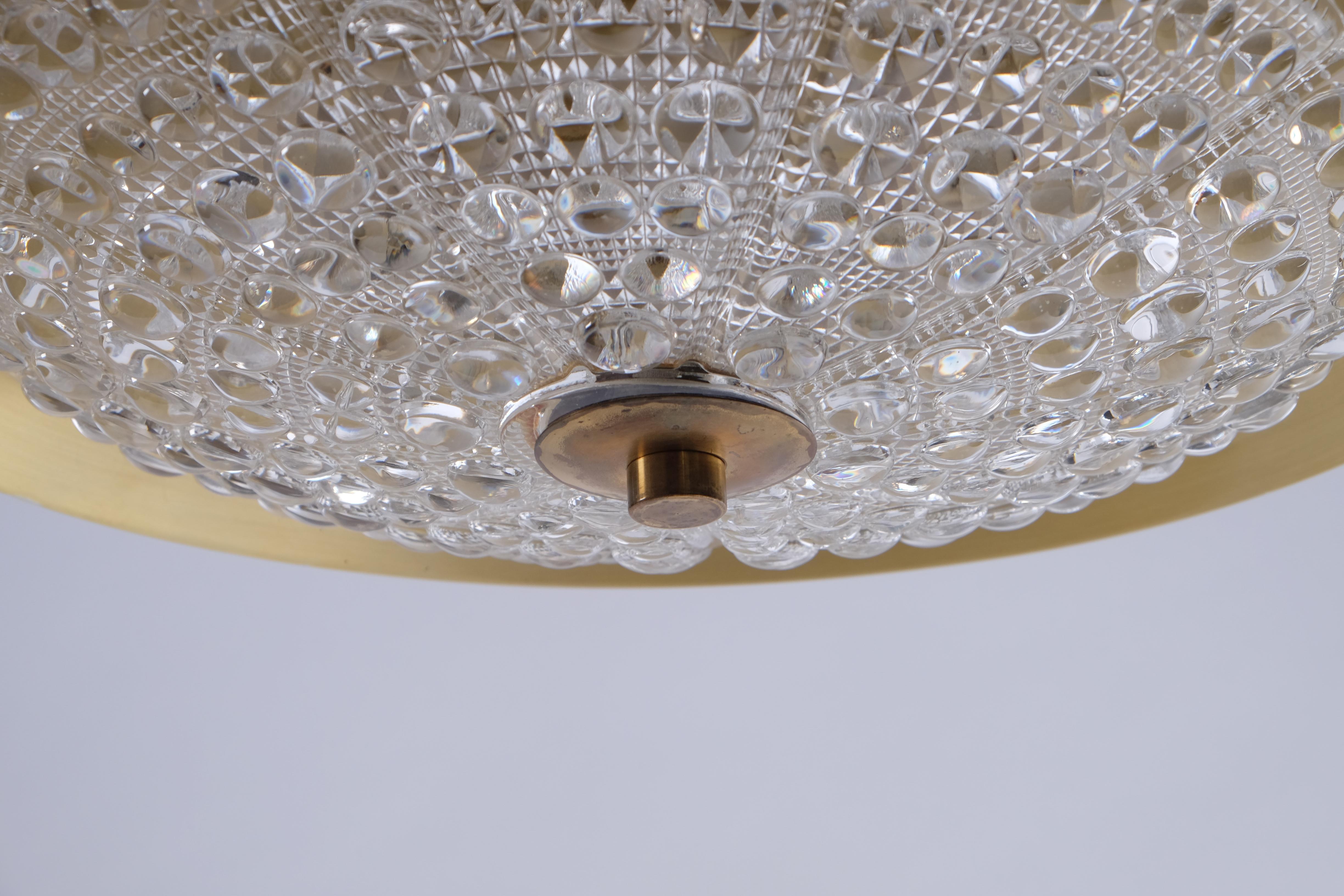 Brass and Glass Chandelier by Carl Fagerlund, Orrefors, 1960s In Good Condition For Sale In Stockholm, SE