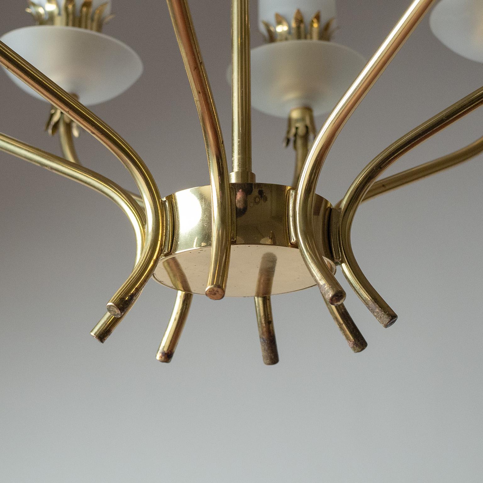Lampadario in ottone e vetro di Falkenbergs, circa 1960 In condizioni buone in vendita a Vienna, AT