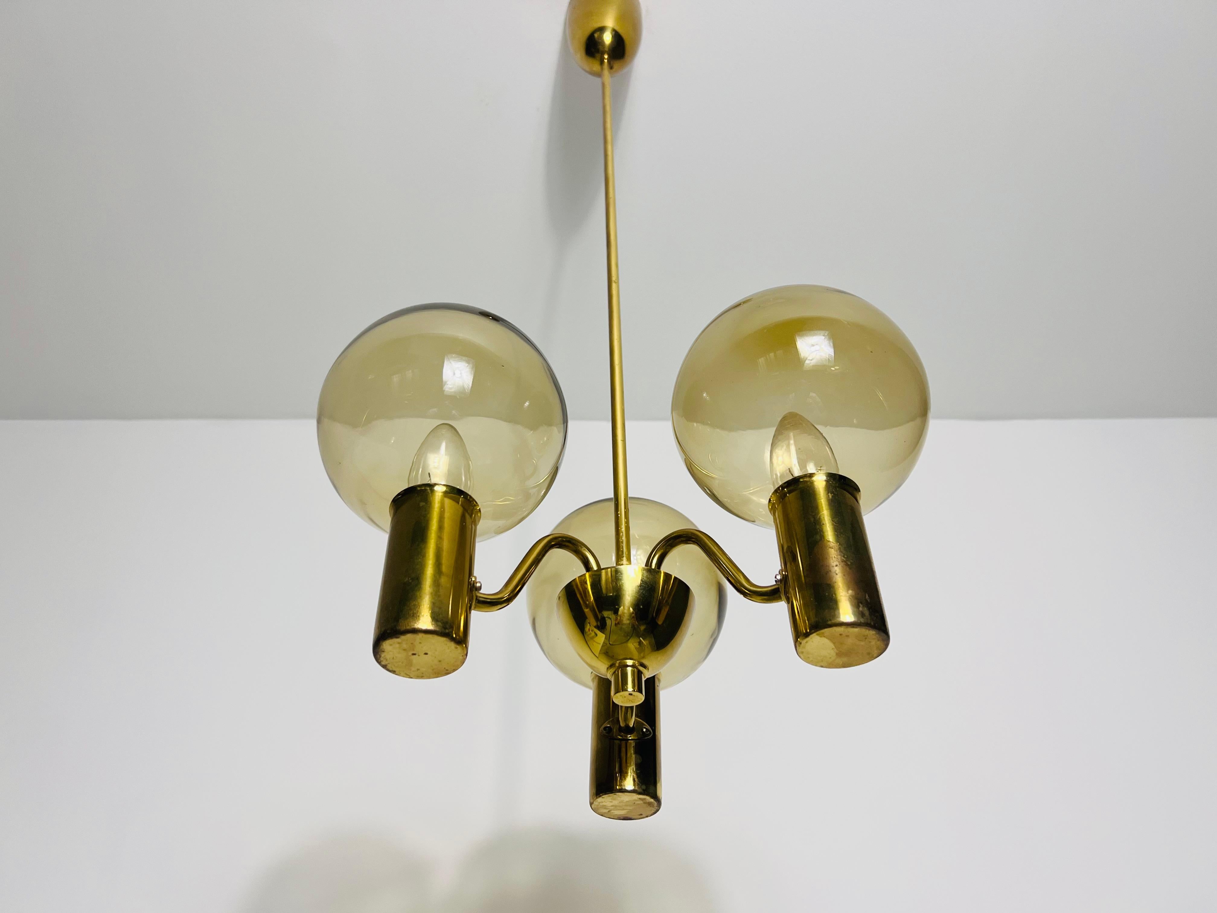 Mid-20th Century Brass and Glass Chandelier by Hans-Agne Jakobsson, Sweden, 1960s For Sale