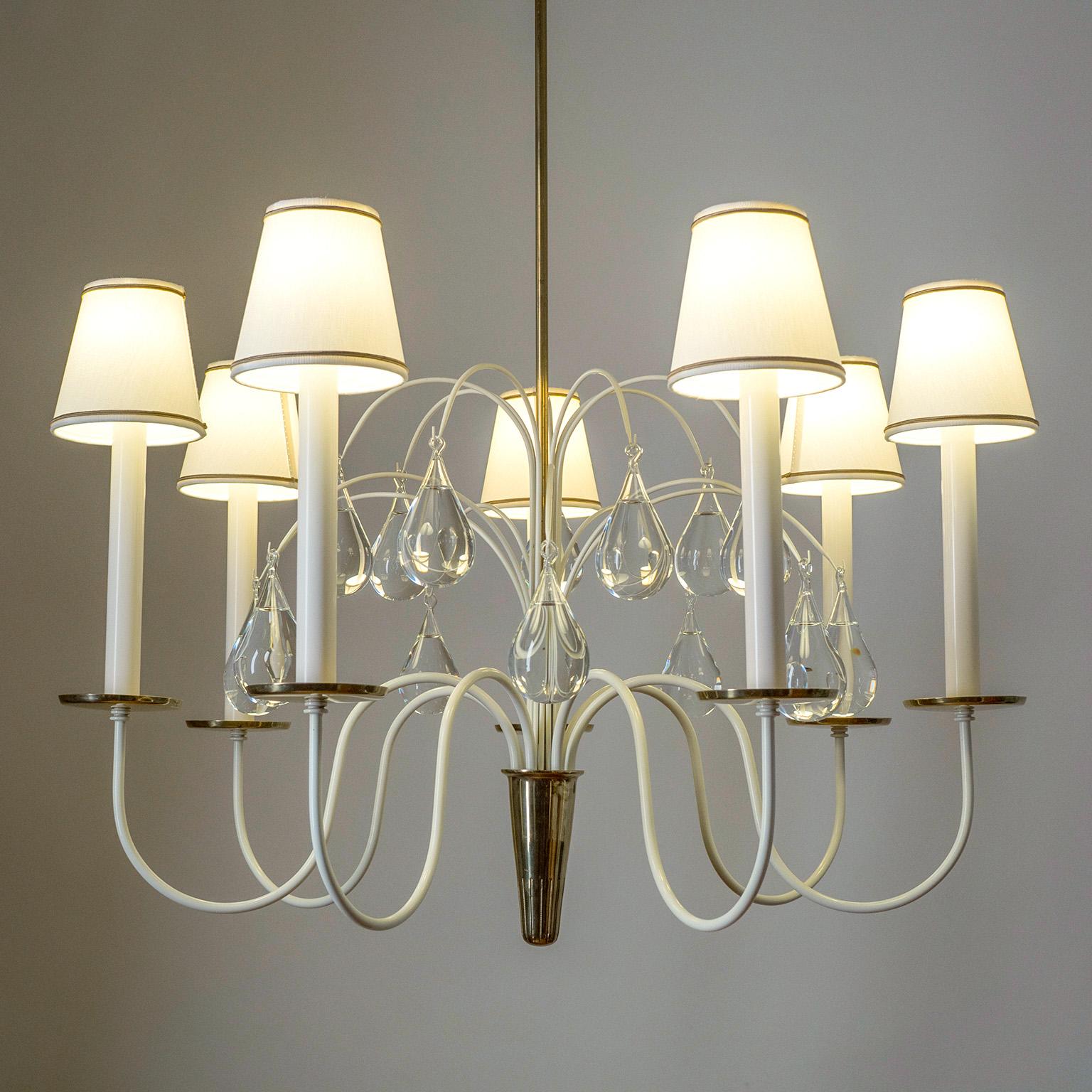 Brass and Glass Chandelier by Vereinigte Werkstätten, 1960s In Good Condition In Vienna, AT