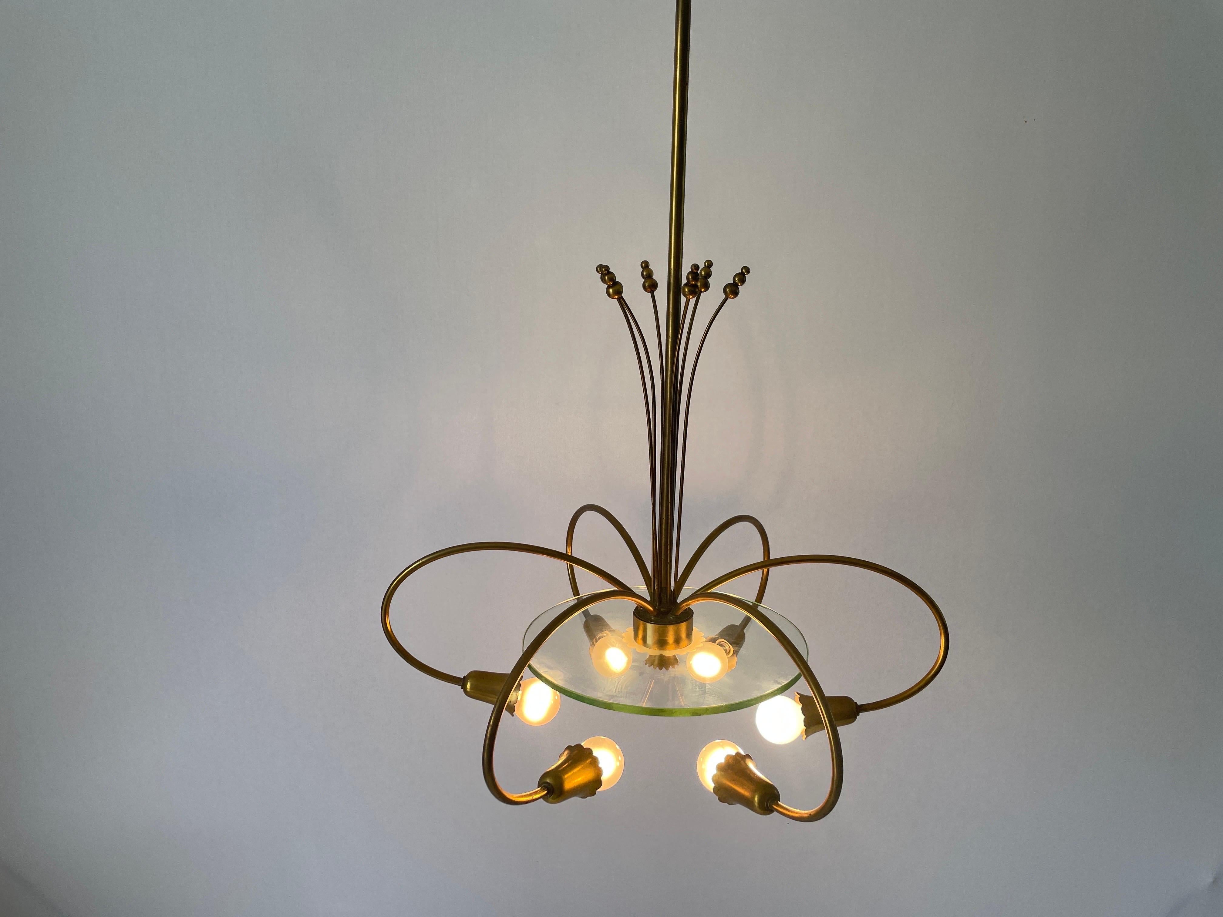 Araña de latón y cristal, al estilo de Pietro Chiesa, años 50, Italia en venta 5