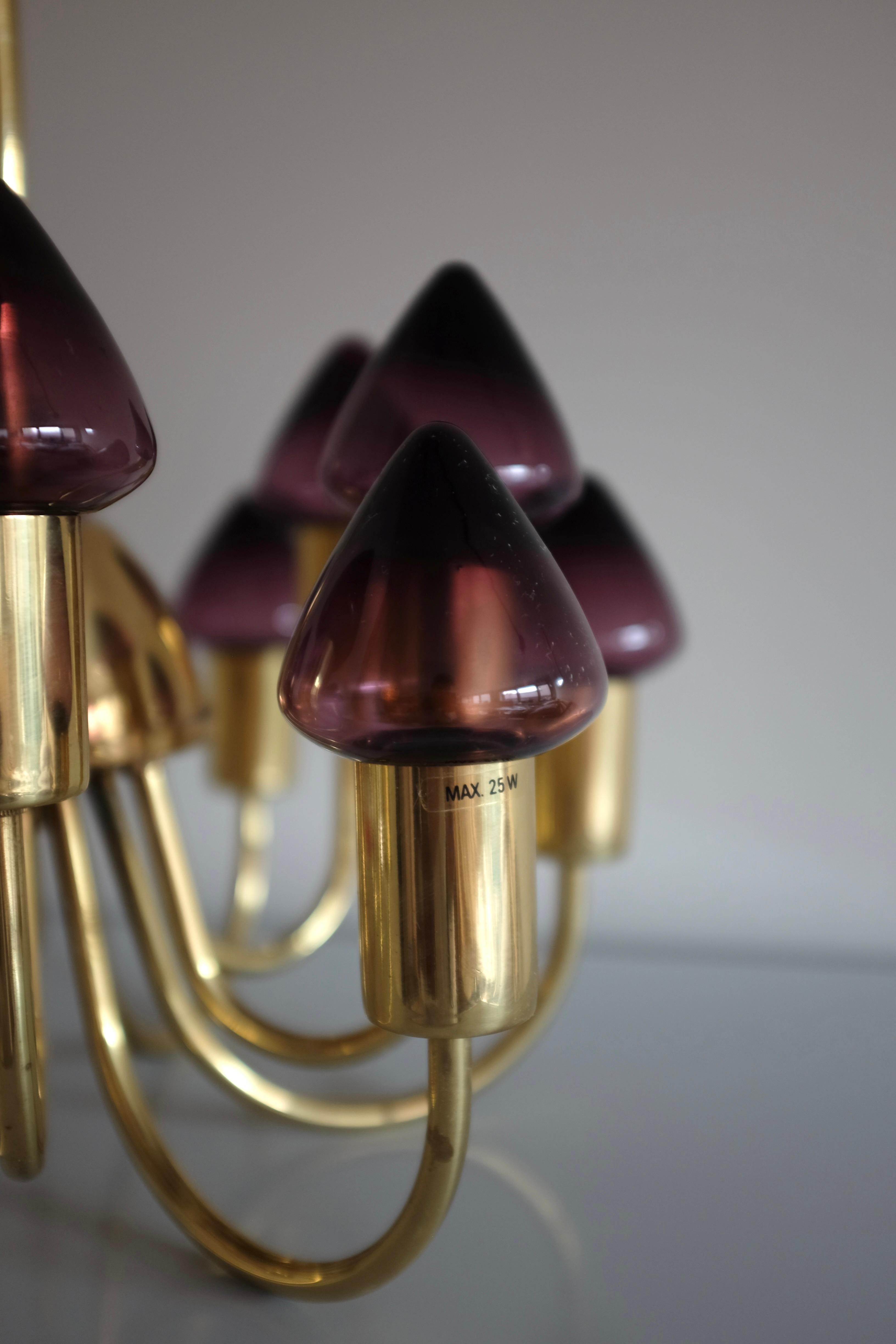 Svedese Lampadario in ottone e vetro T-808 di Hans-Agne Jakobsson in vendita