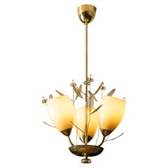 Lampadario in ottone e vetro con dettagli floreali di Sievä, Finlandia, anni '50