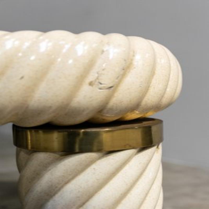 Table basse en laiton et verre par Tommaso Barbi, 1970 en vente 5