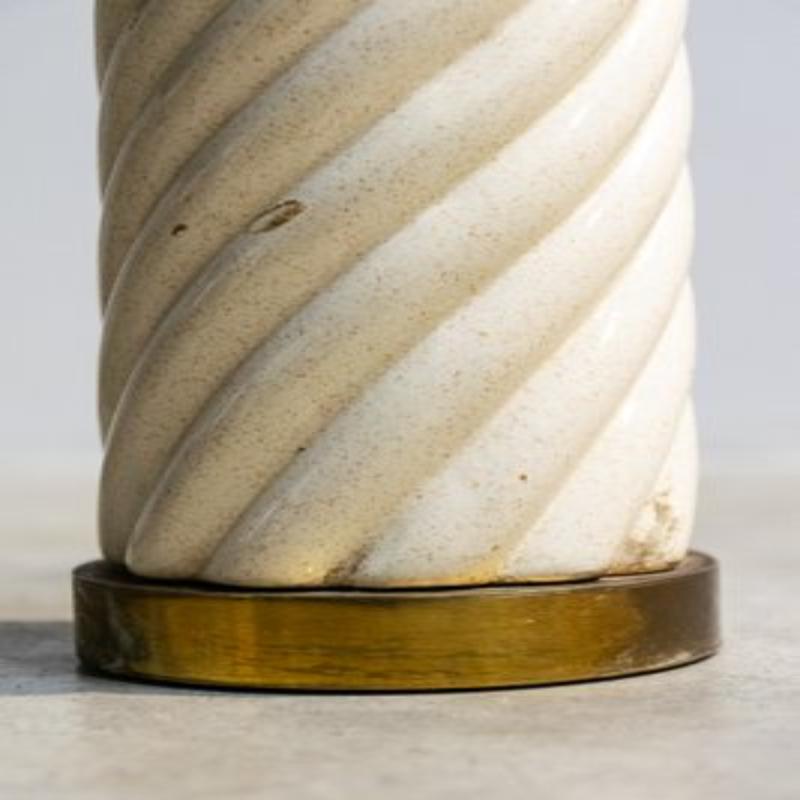 Table basse en laiton et verre par Tommaso Barbi, 1970 en vente 2