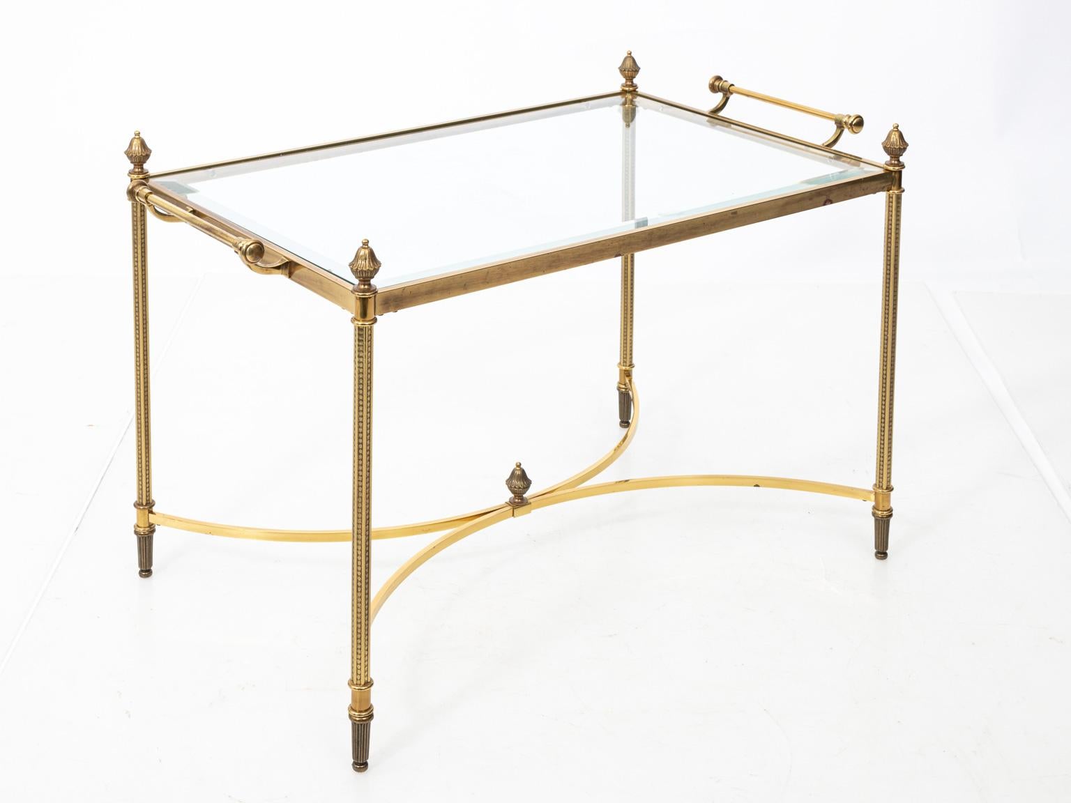 Brass and Glass Coffee Table In Good Condition For Sale In Stamford, CT