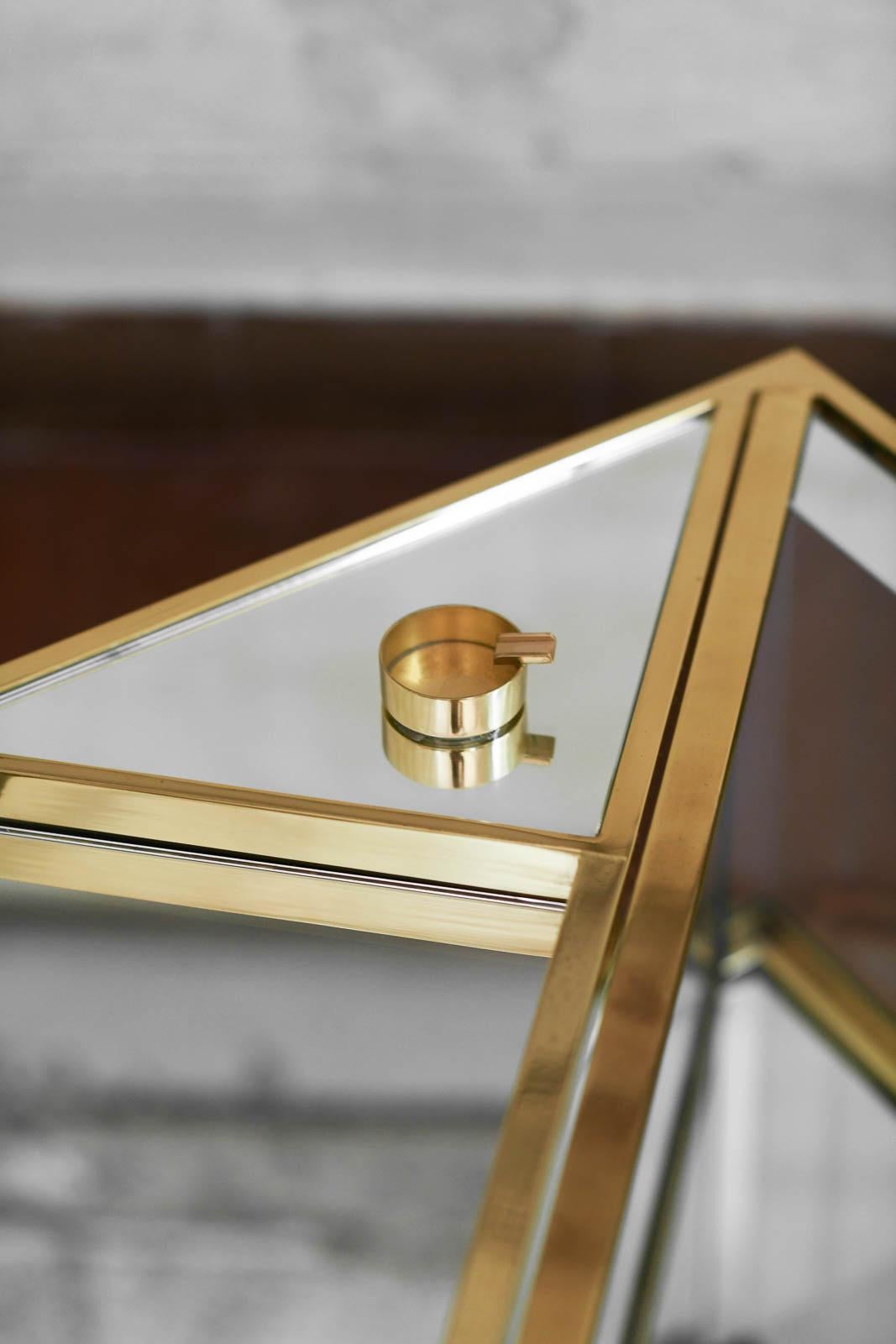 Brass and glass coffee table with invisible wheels and removable tray, 1970 For Sale 1
