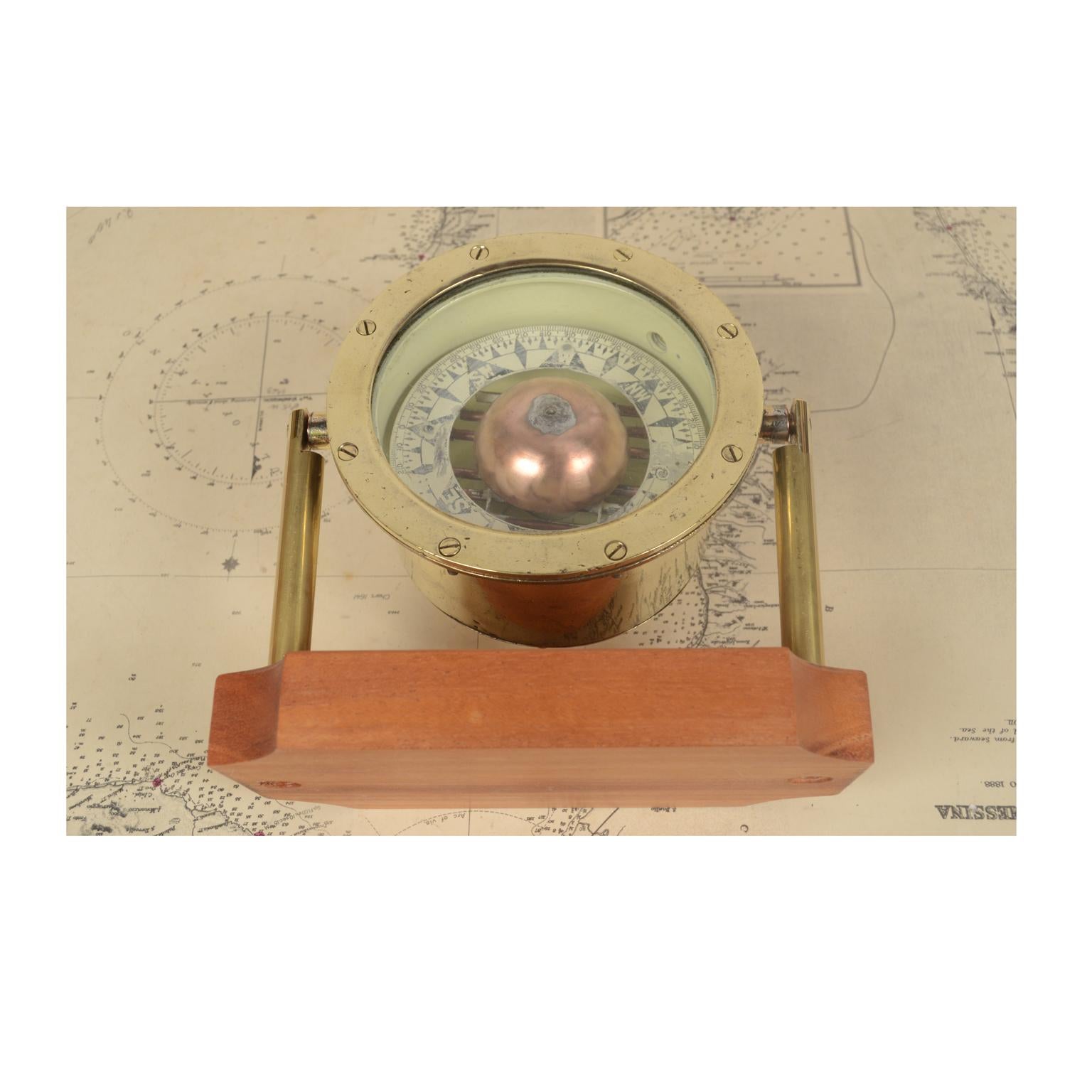 End 19th Century  Antique Brass Nautical Magnetic Compass on a Mahogany Board 3