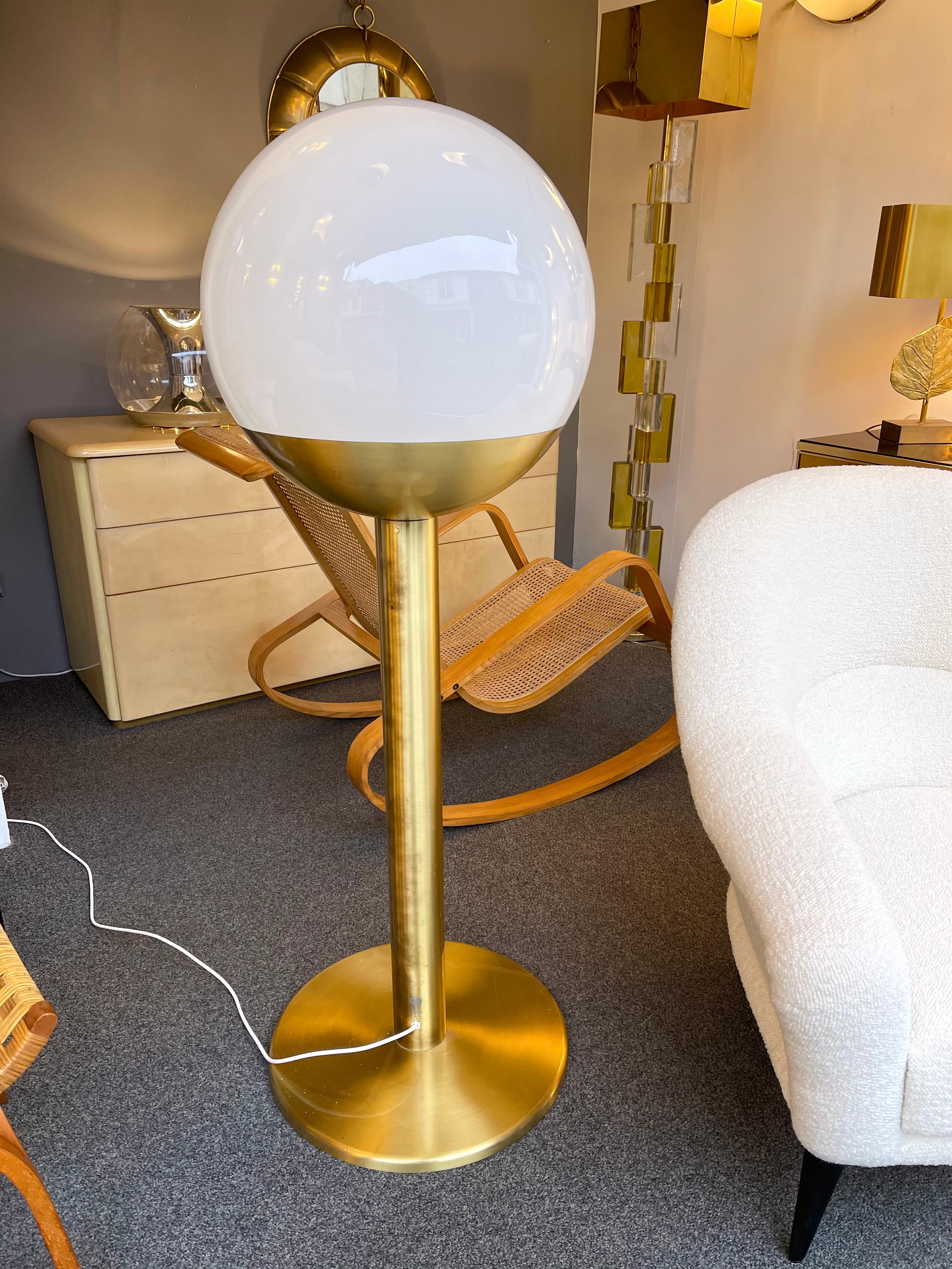 Italian Brass and Glass Floor Lamp P428 by Pia Guidetti Crippa for Luci, Italy, 1970s For Sale