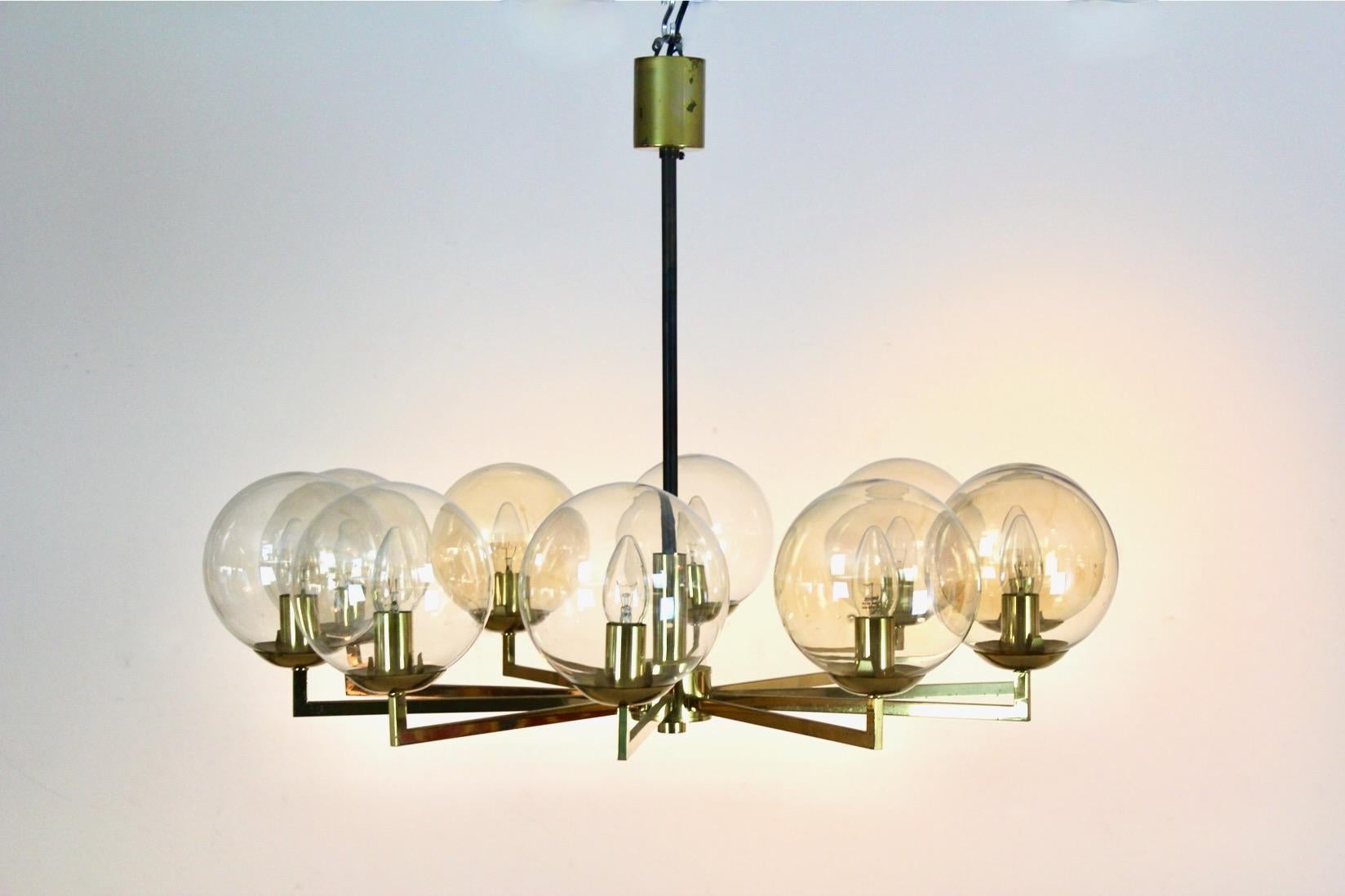 Mid-Century Modern Brass and Glass Globe Chandelier, Kaiser Leuchten, 1960s Germany For Sale