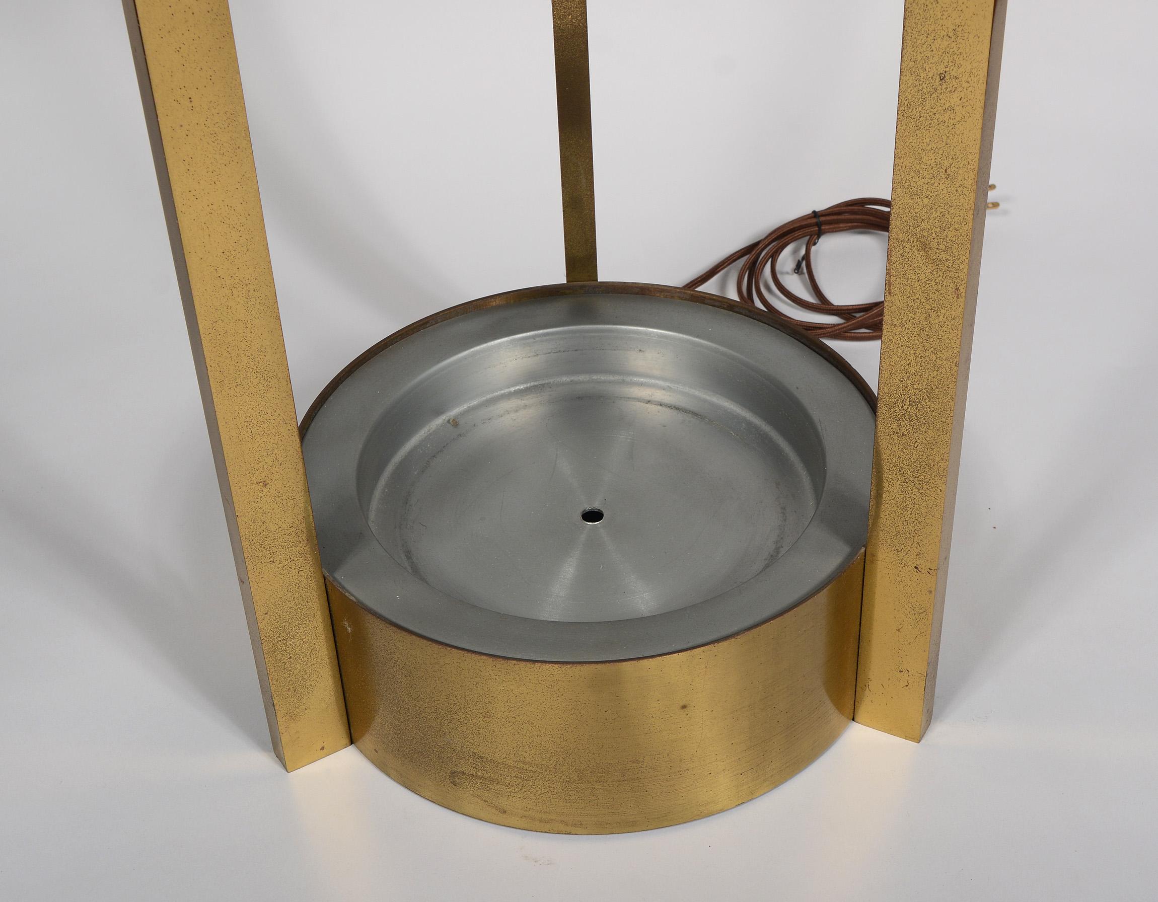 20th Century Brass and Glass Illuminated Art Deco Side Table Attributed to Dorothy Thorpe For Sale