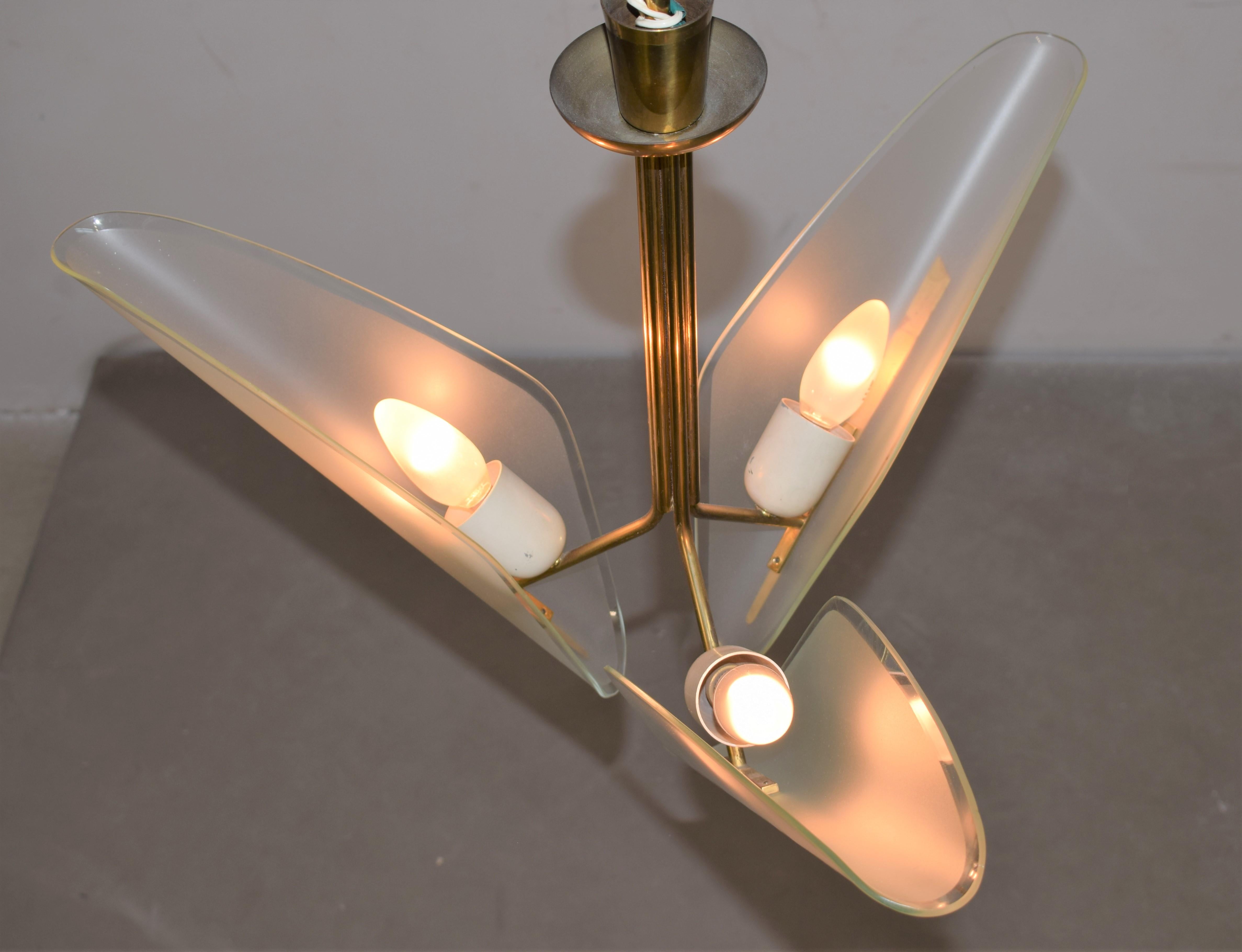 Brass and Glass Italian Chandelier, 1950s For Sale 6