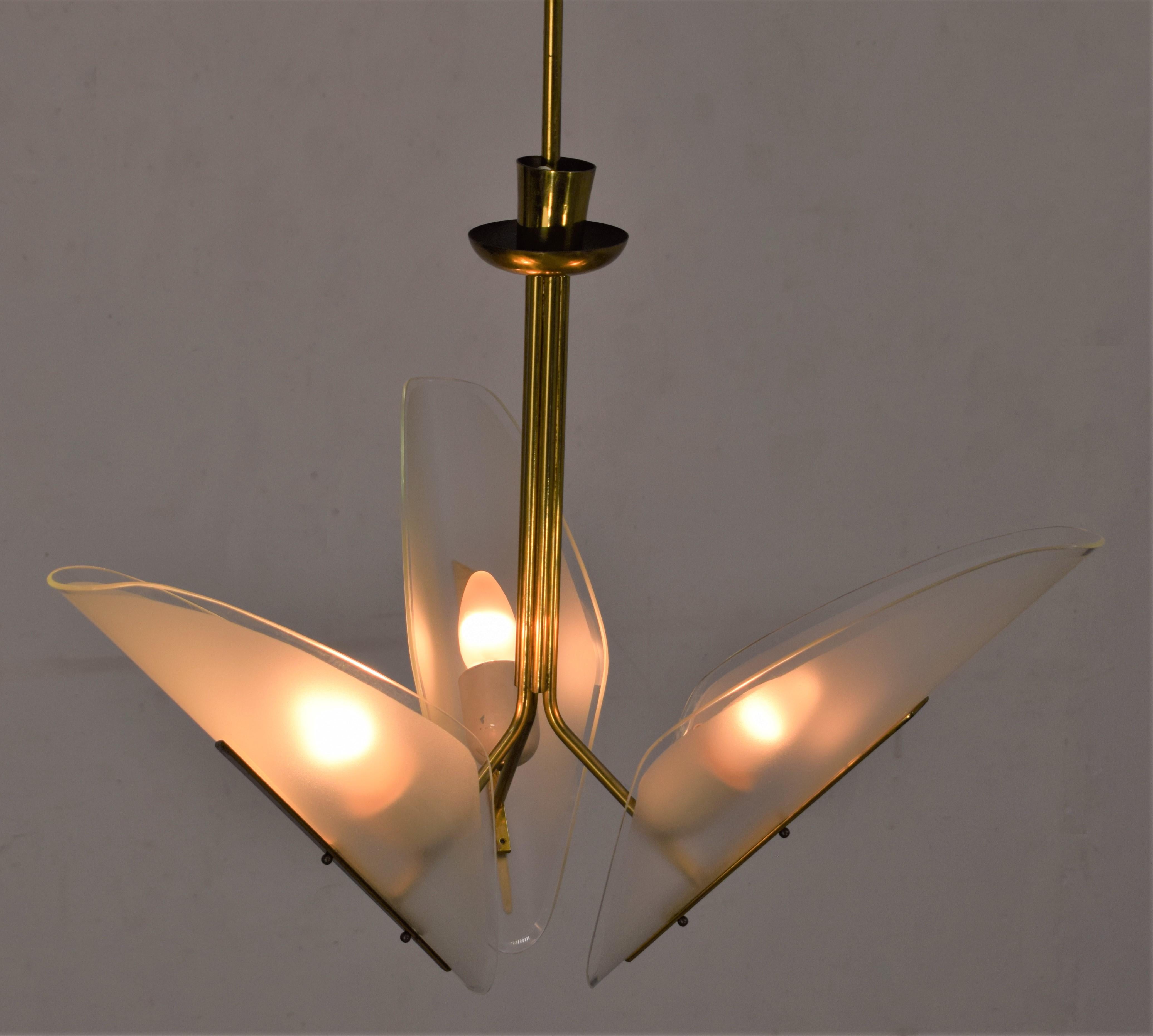 Brass and Glass Italian Chandelier, 1950s For Sale 1