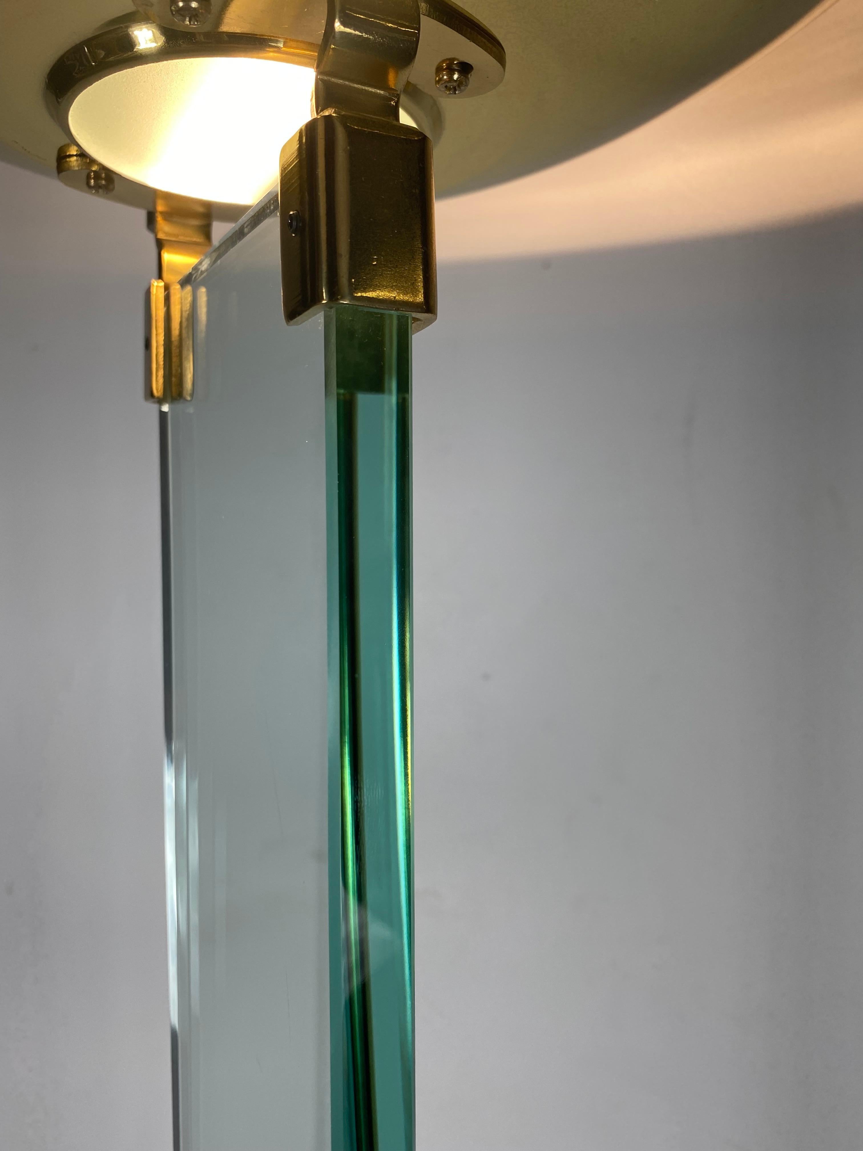 Italienische Fackel aus Messing und Glas, Stehlampe, Mauro Martini zugeschrieben im Zustand „Gut“ im Angebot in Buffalo, NY