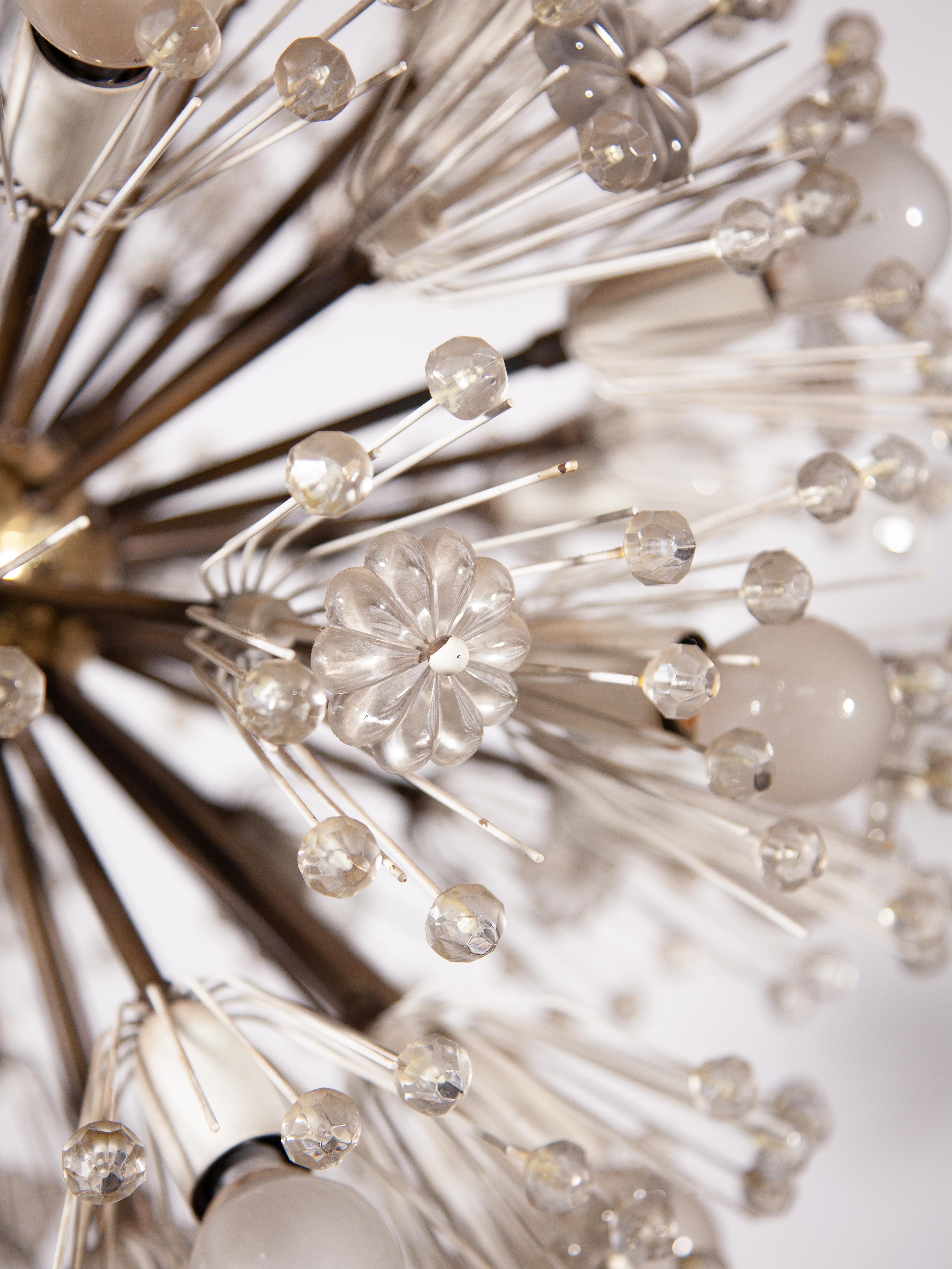 Araña de copos de nieve de latón y cristal de Emil Stejnar para Rupert Nikoll mediados del siglo XX en venta