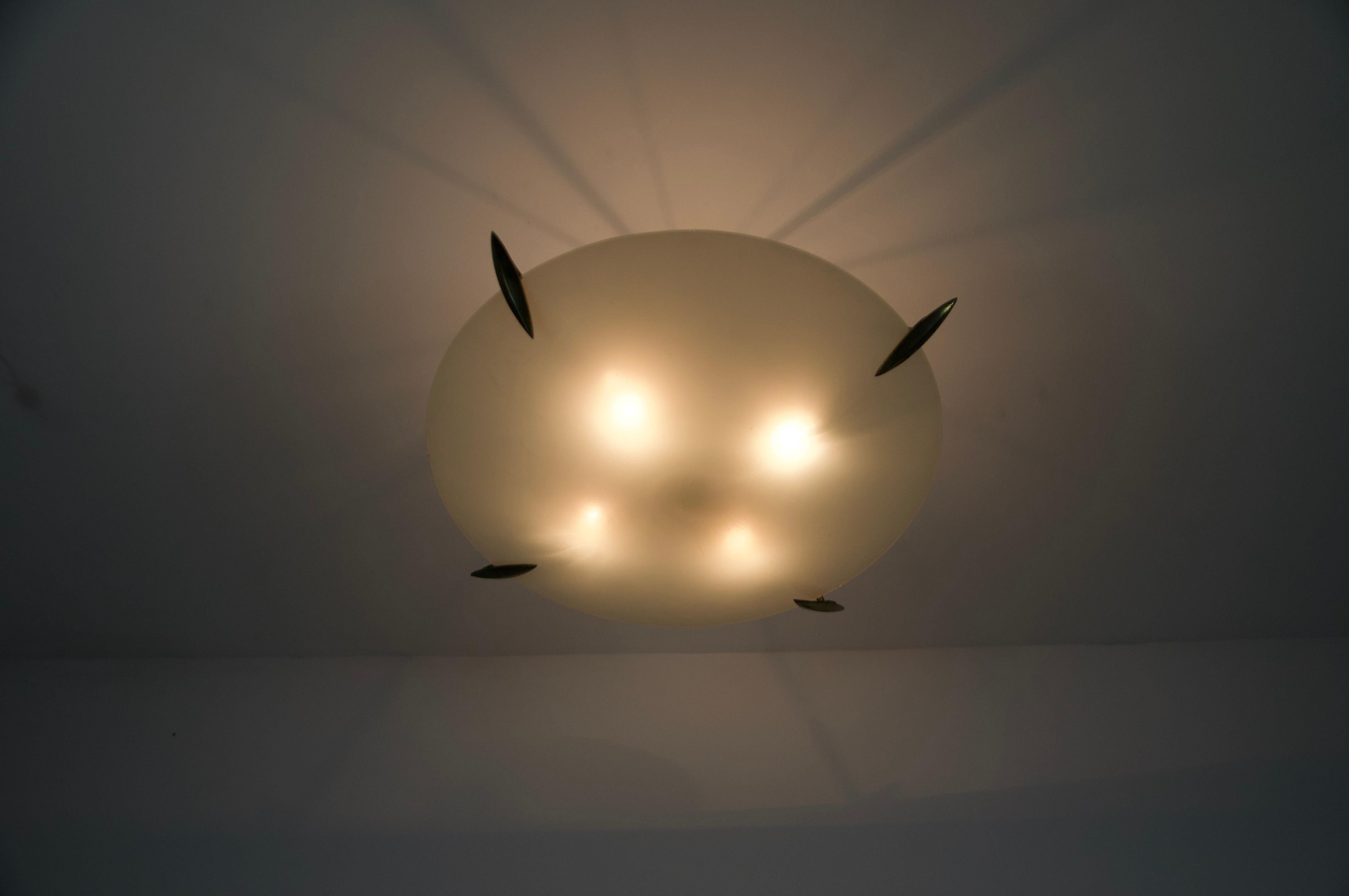 Empotrable de latón y cristal de mediados de siglo, años 60, Italia en Bueno estado para la venta en Hagenbach, DE