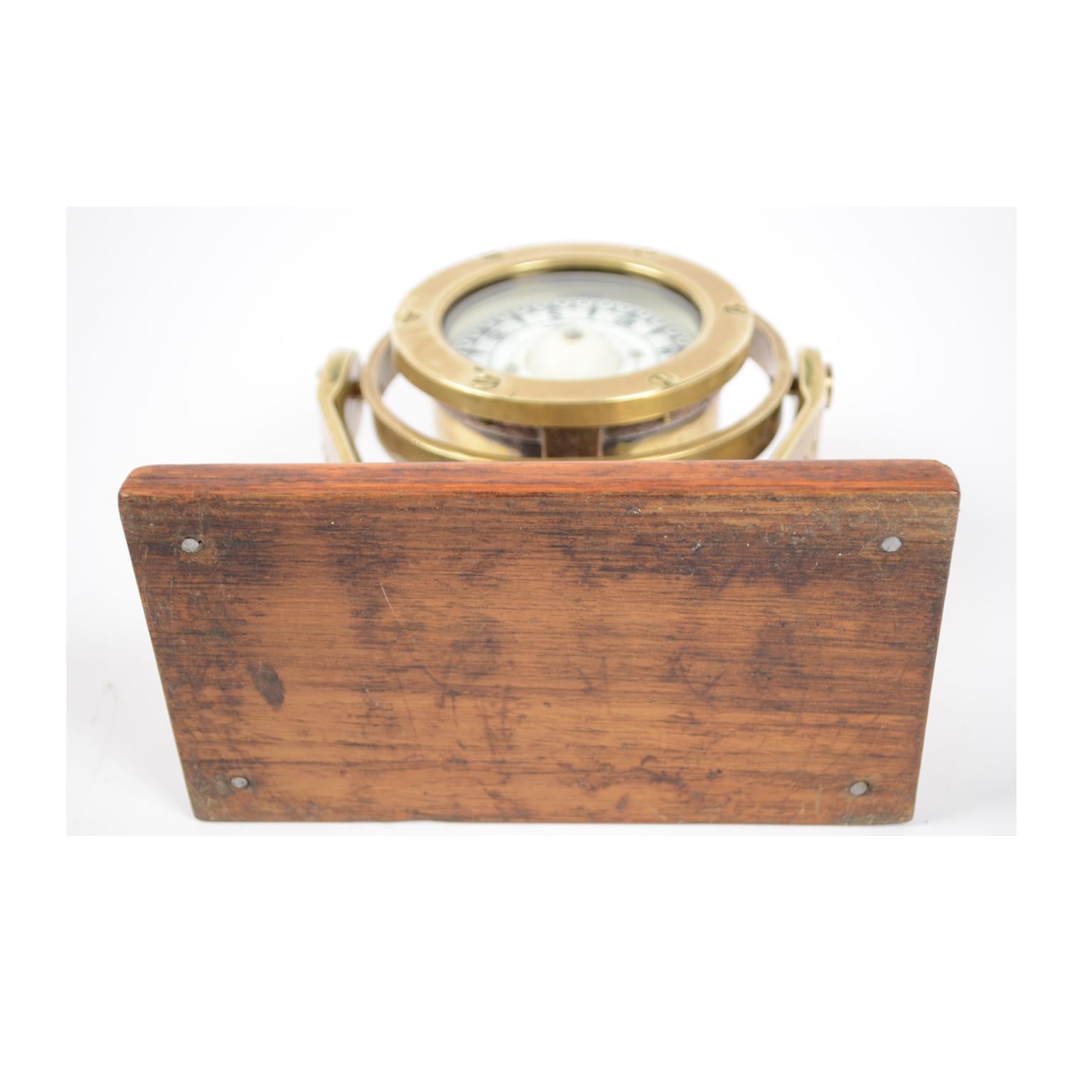 Mid-19th Century Brass and Glass Nautical Compass on Oak Wooden Board, London, 1860