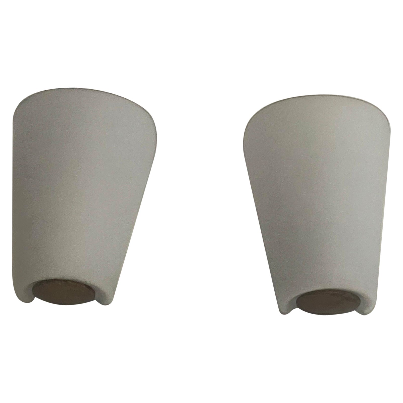 Paire d
appliques en laiton et verre attribuées à Stilnovo, 1960, Italie