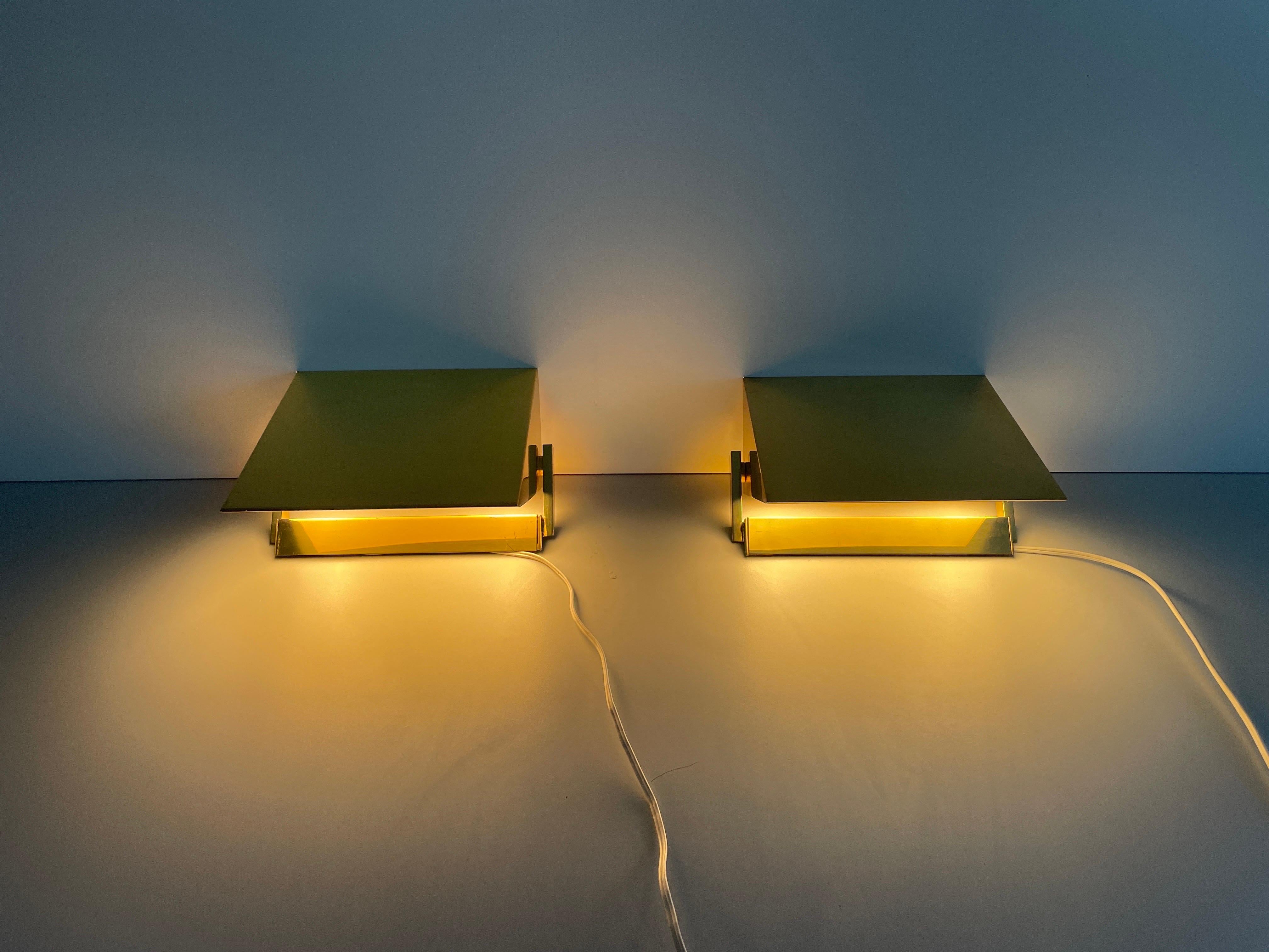 Pareja de candelabros de latón y cristal de Vereinigte Werkstätten, años 60, Alemania en venta 7