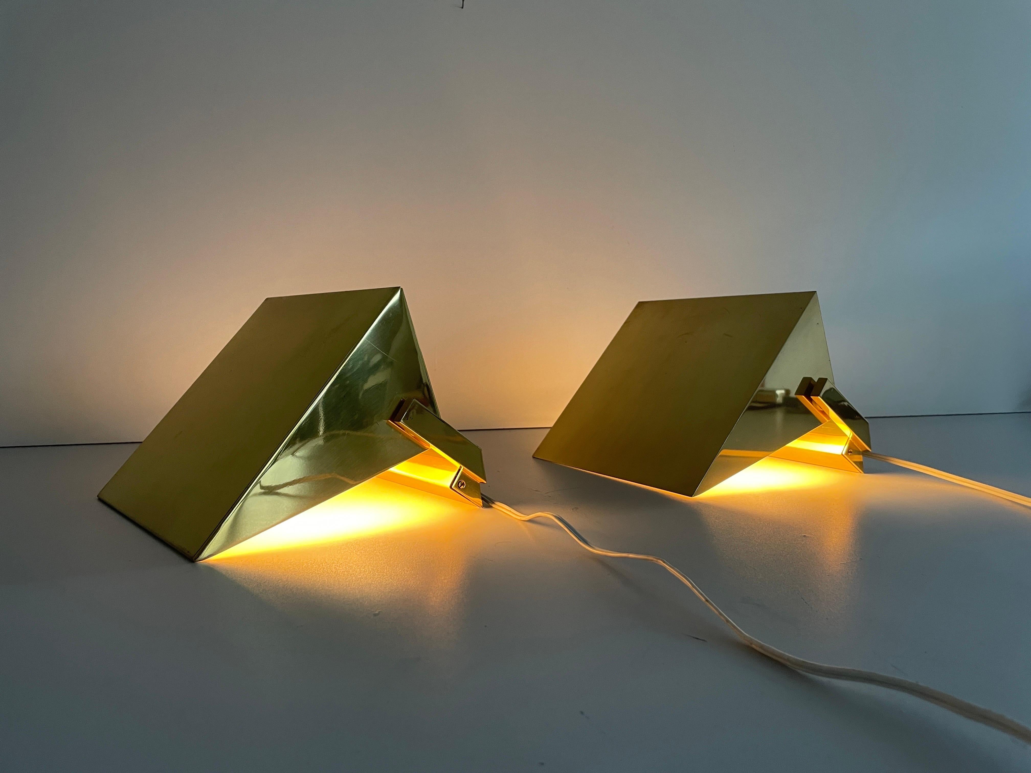 Pareja de candelabros de latón y cristal de Vereinigte Werkstätten, años 60, Alemania en venta 11