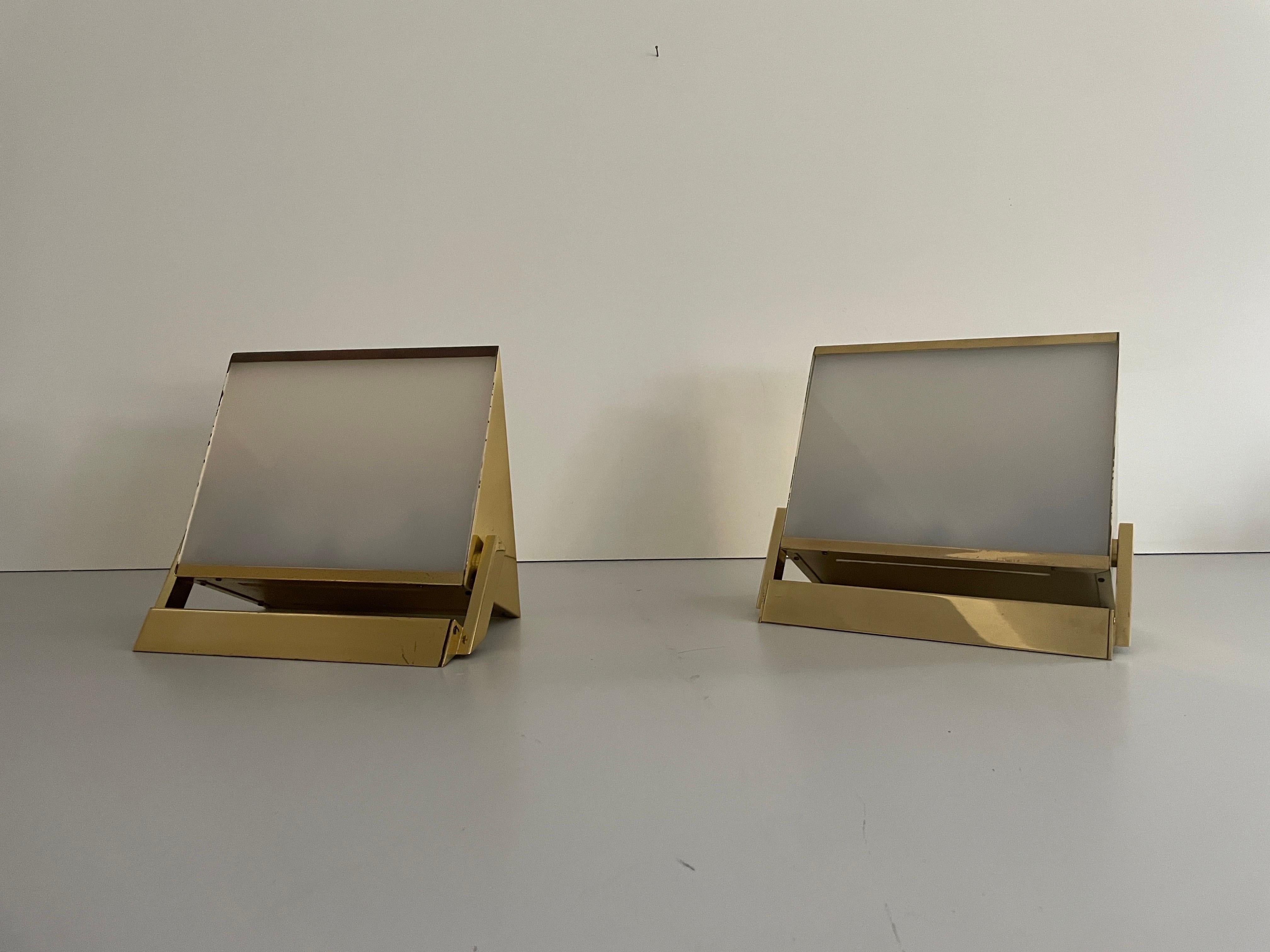 Pareja de candelabros de latón y cristal de Vereinigte Werkstätten, años 60, Alemania Moderno de mediados de siglo en venta