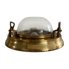 Lampada da parete o soffitto a forma di nave in ottone e vetro, anni 
60, Germania