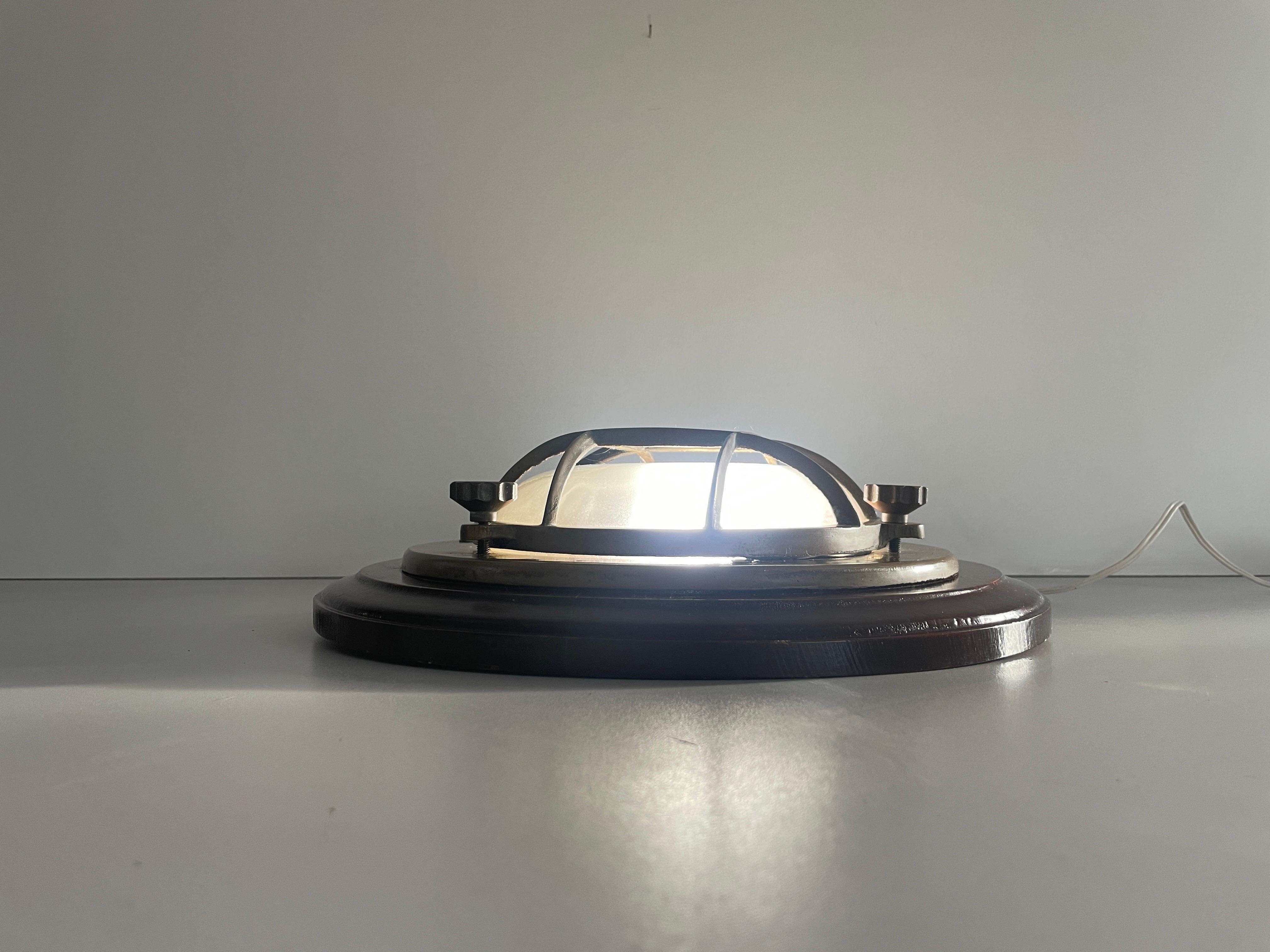 Lampada da parete o soffitto a forma di nave in ottone e vetro con base in Wood, anni '60, Italia in vendita 7
