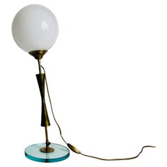 Lampada da tavolo in ottone e vetro, anni '60, Italia
